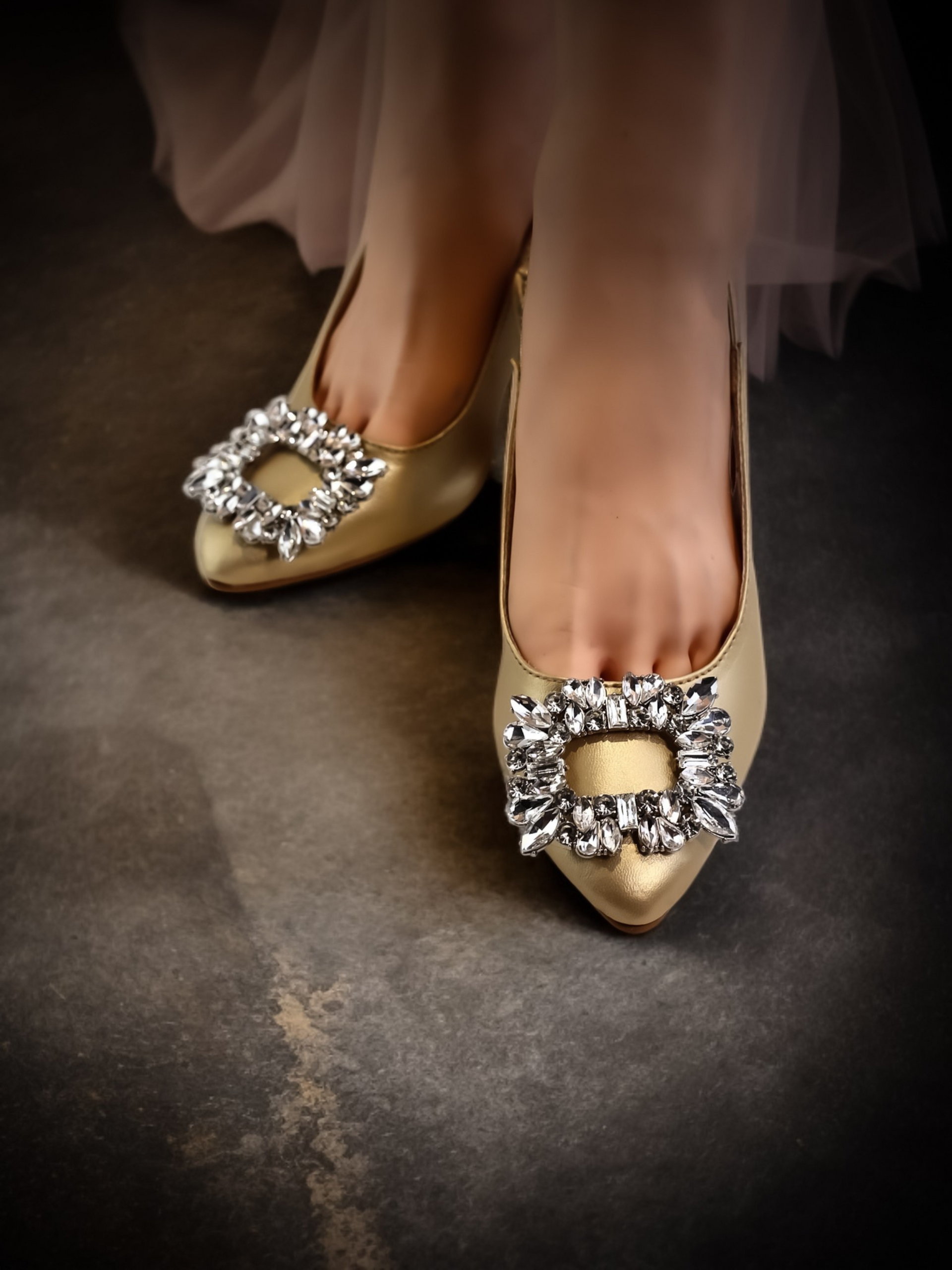 GOLDEN FANCY PUMPS 569 G
