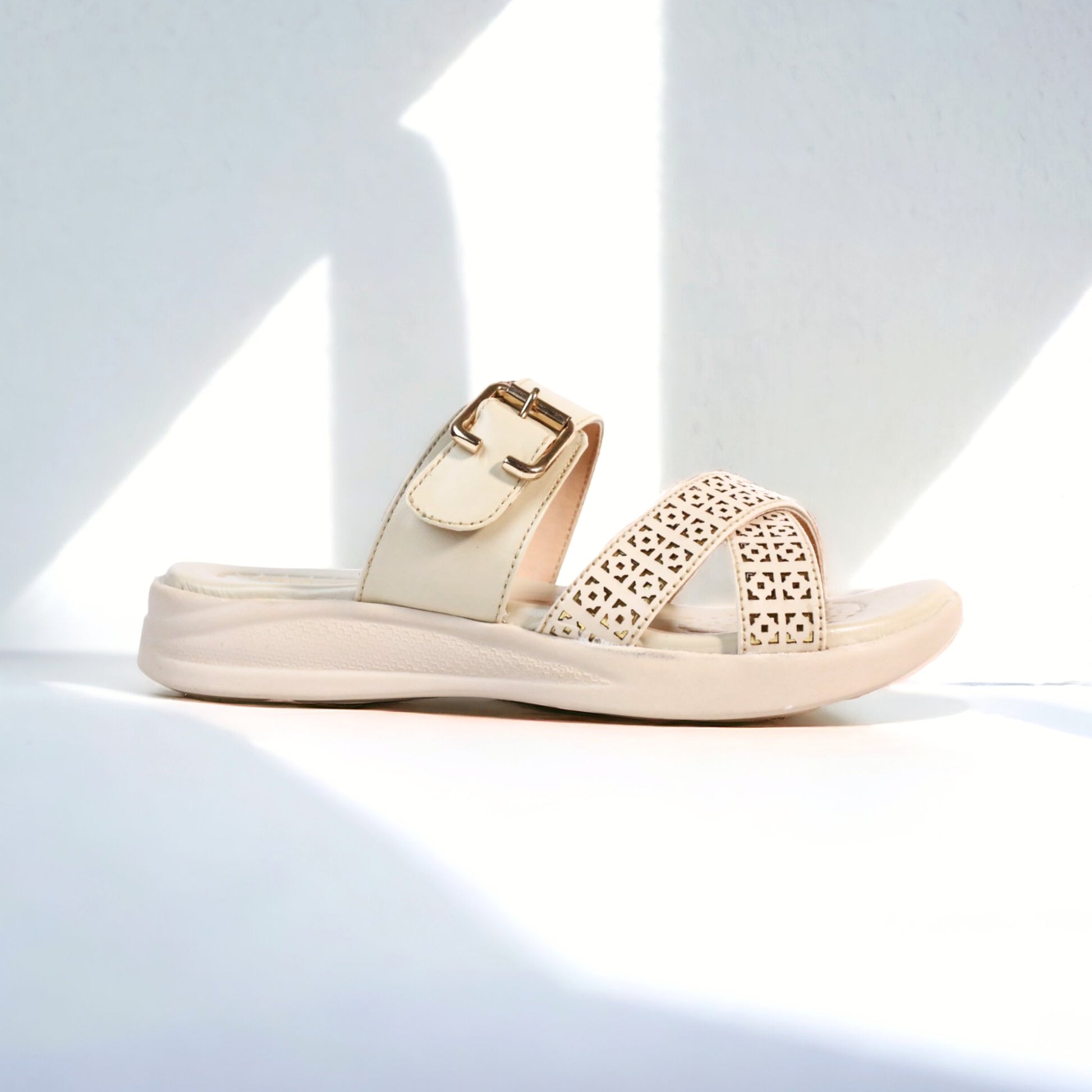 424 F - Sawa.pkWomen #footwear #shoes #affordable