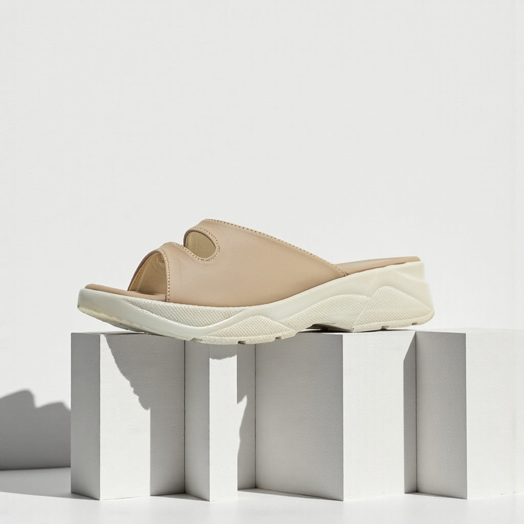 BEIGE CASUAL SLIPPERS 472 F