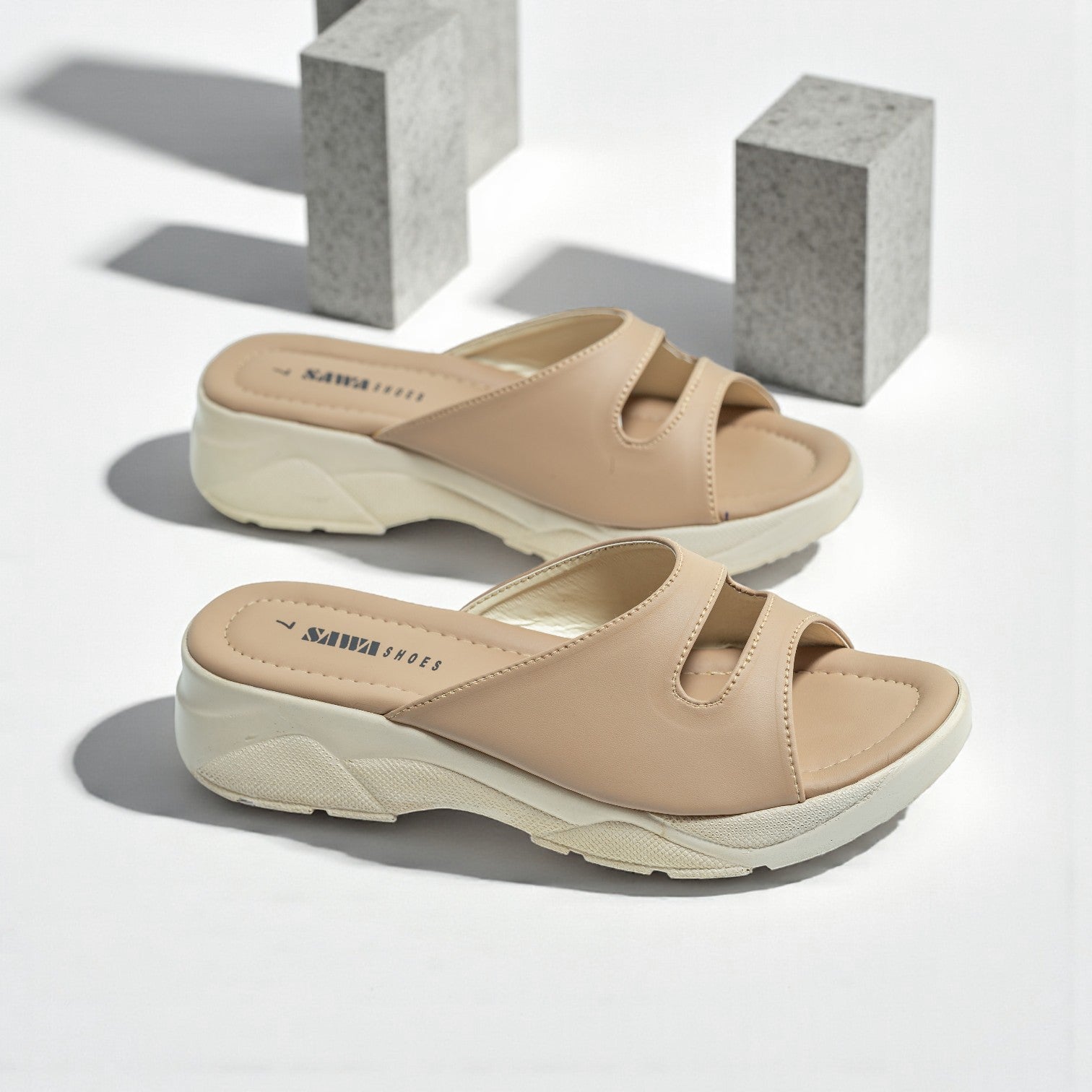 BEIGE CASUAL SLIPPERS 472 F