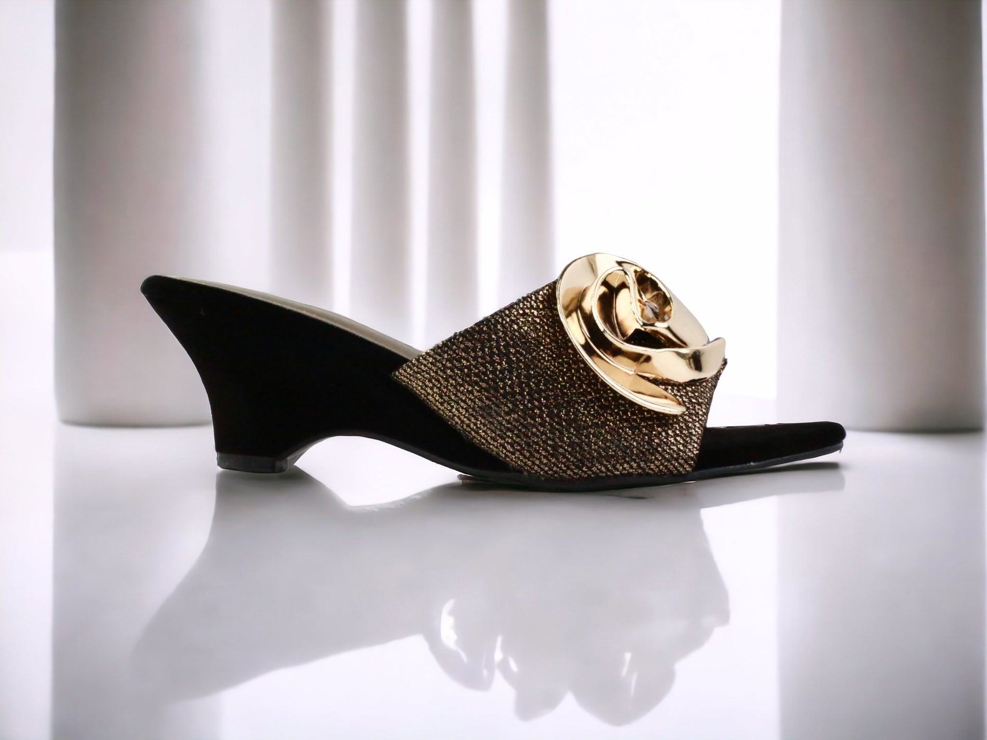 502 G - Sawa.pkWomen #footwear #shoes #affordable