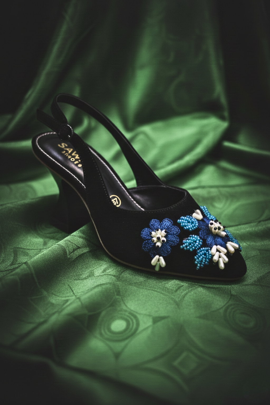 BLACK EMBROIDERED PUMPS 507 BK
