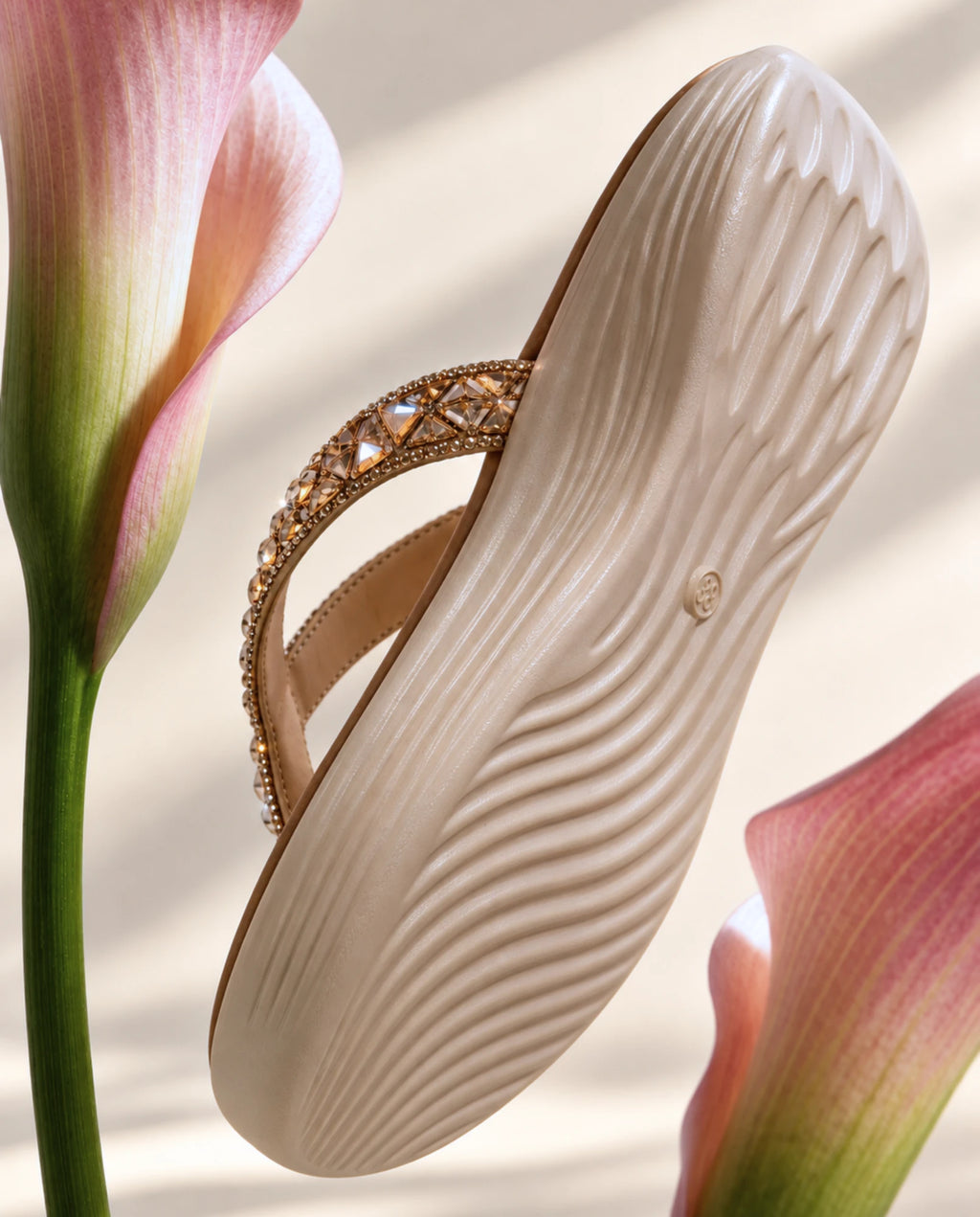 Anti-slip wave sole of wedge flip-flop 5897 G - Sawa.pk