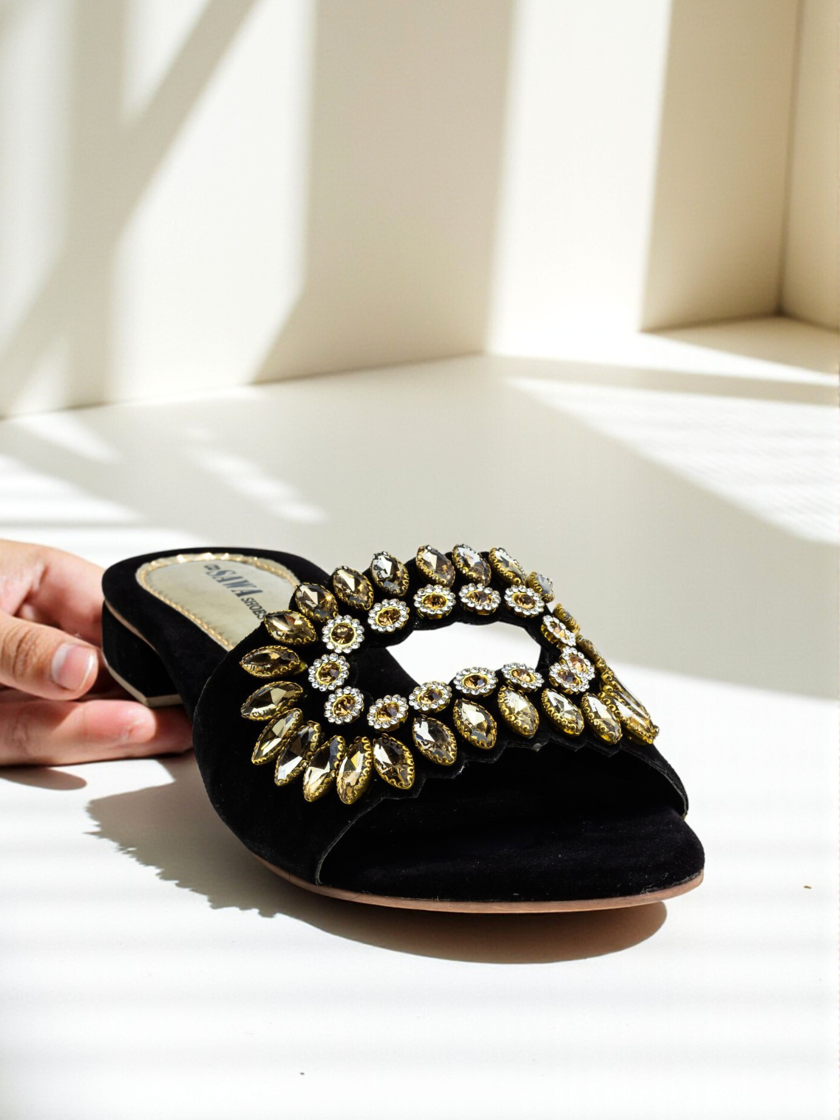 BLACK FANCY SLIPPERS 601 Bk