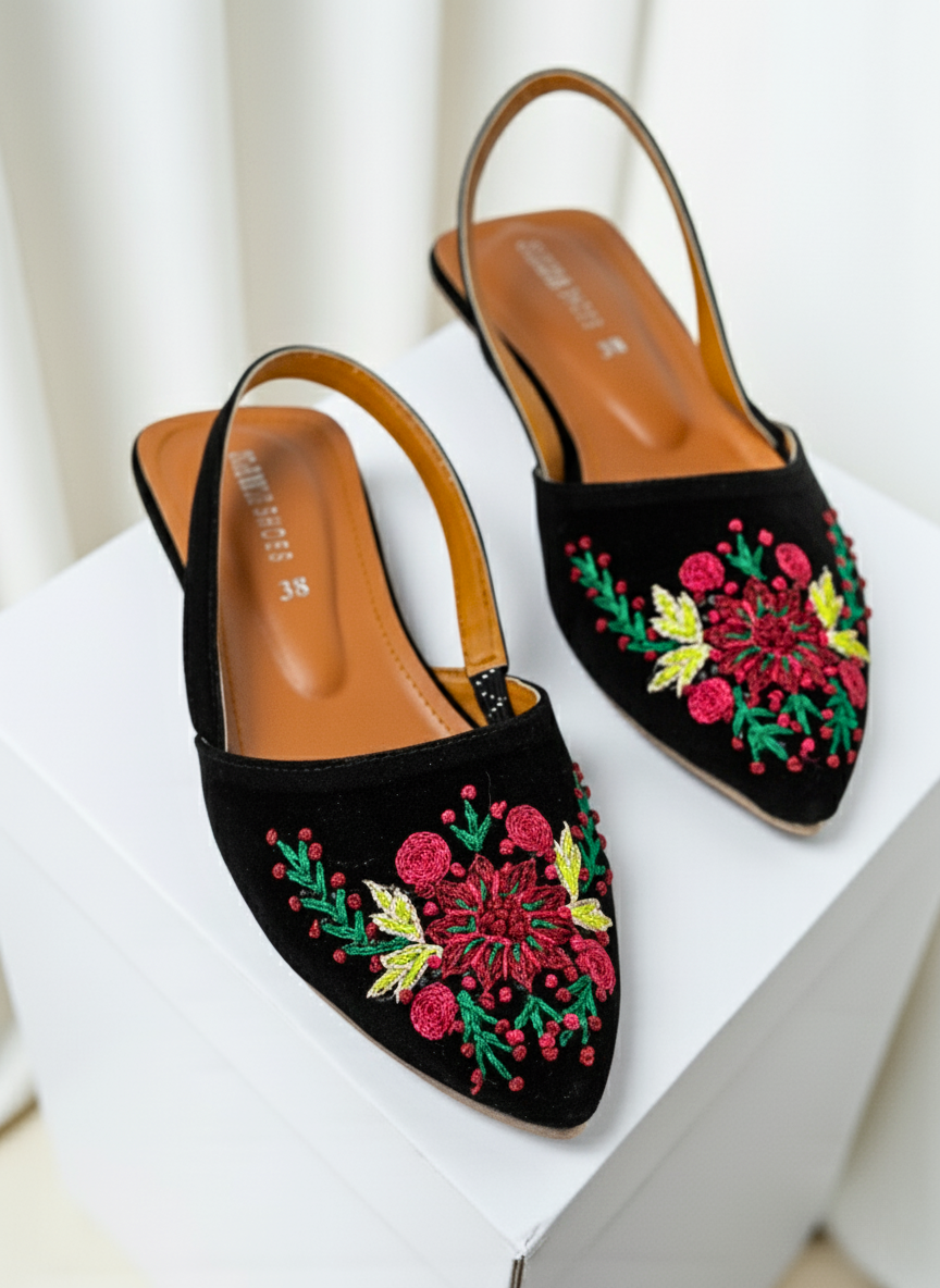 BLACK EMBROIDERED PUMPS 625 ML