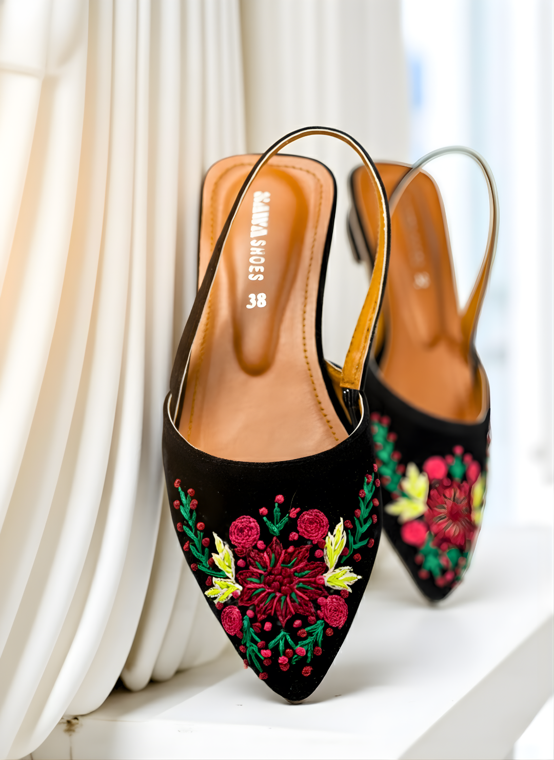 BLACK EMBROIDERED PUMPS 625 ML