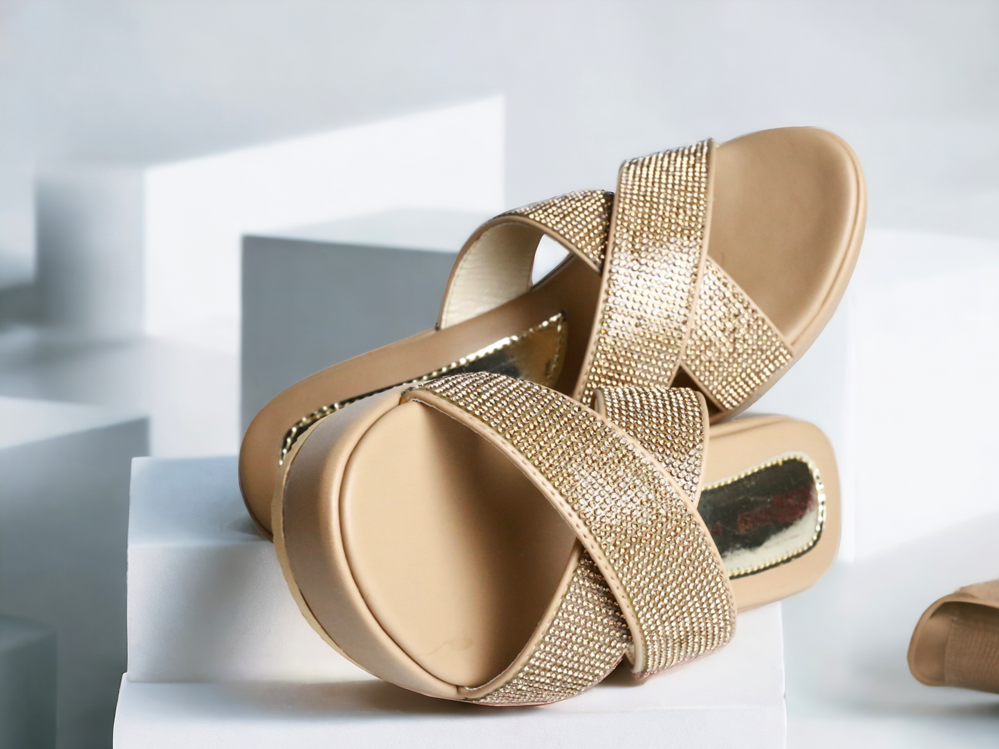 GOLDEN FANCY WEDGES 704 G