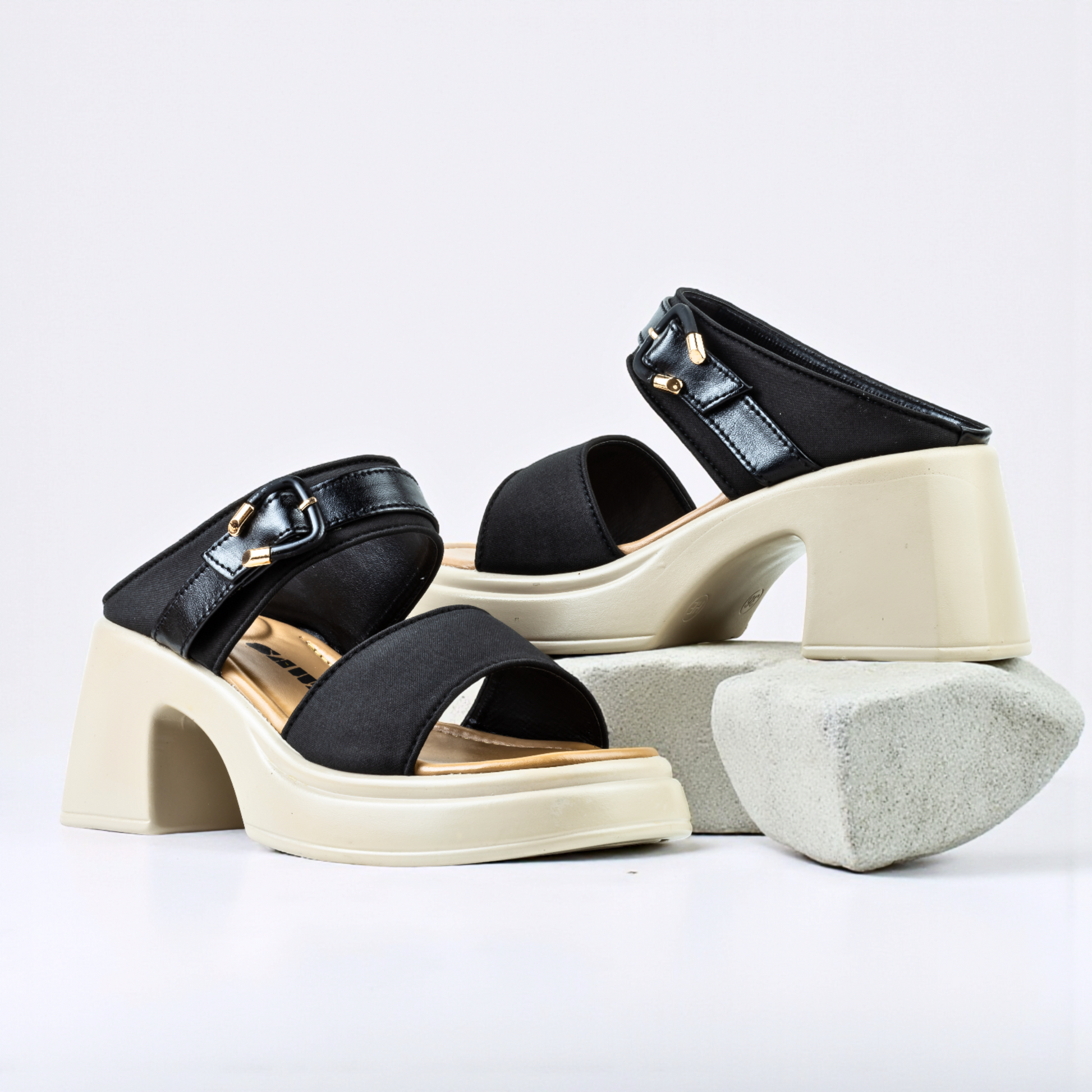 BLACK BLOCK HEELS 725 BK
