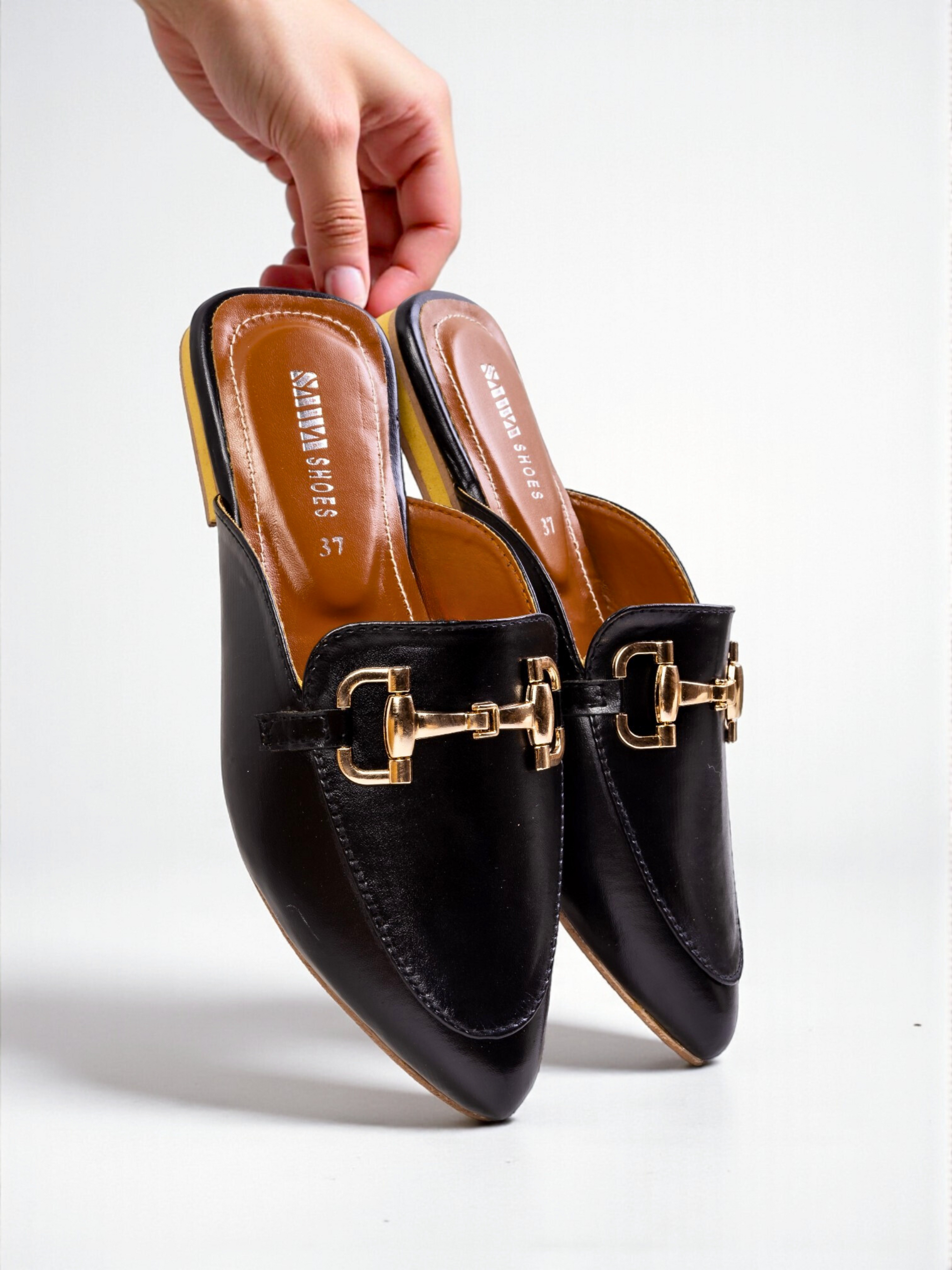 BLACK CAUSAL PUMPS 907 Bk