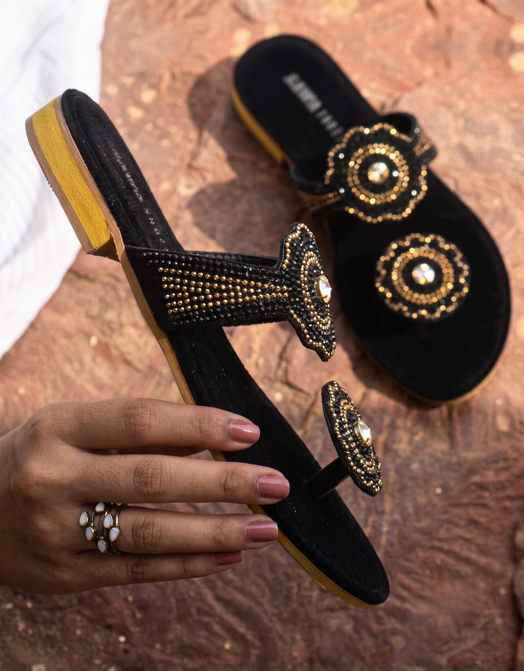 Black Medallion Slides 611 BK