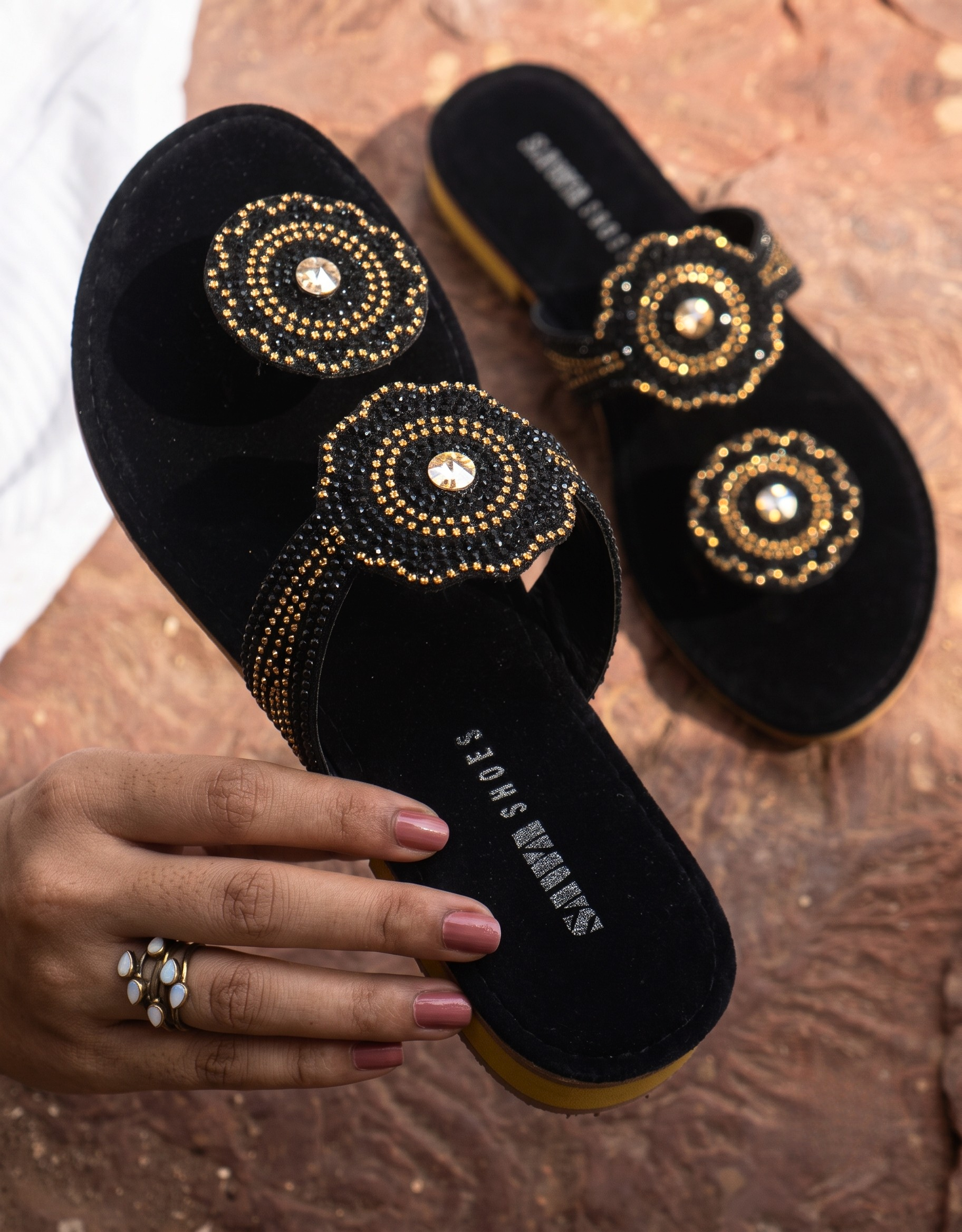 Black Medallion Slides 611 BK
