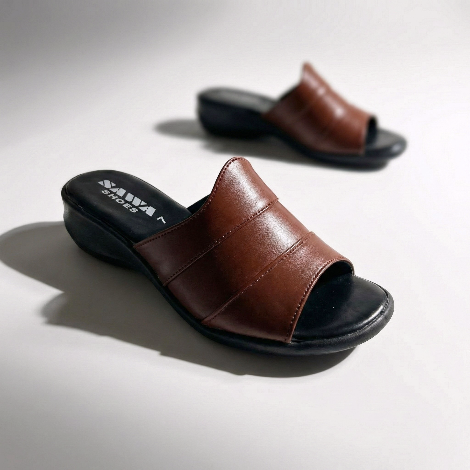 MAHOGANY WEDGE SLIDES 642 BR