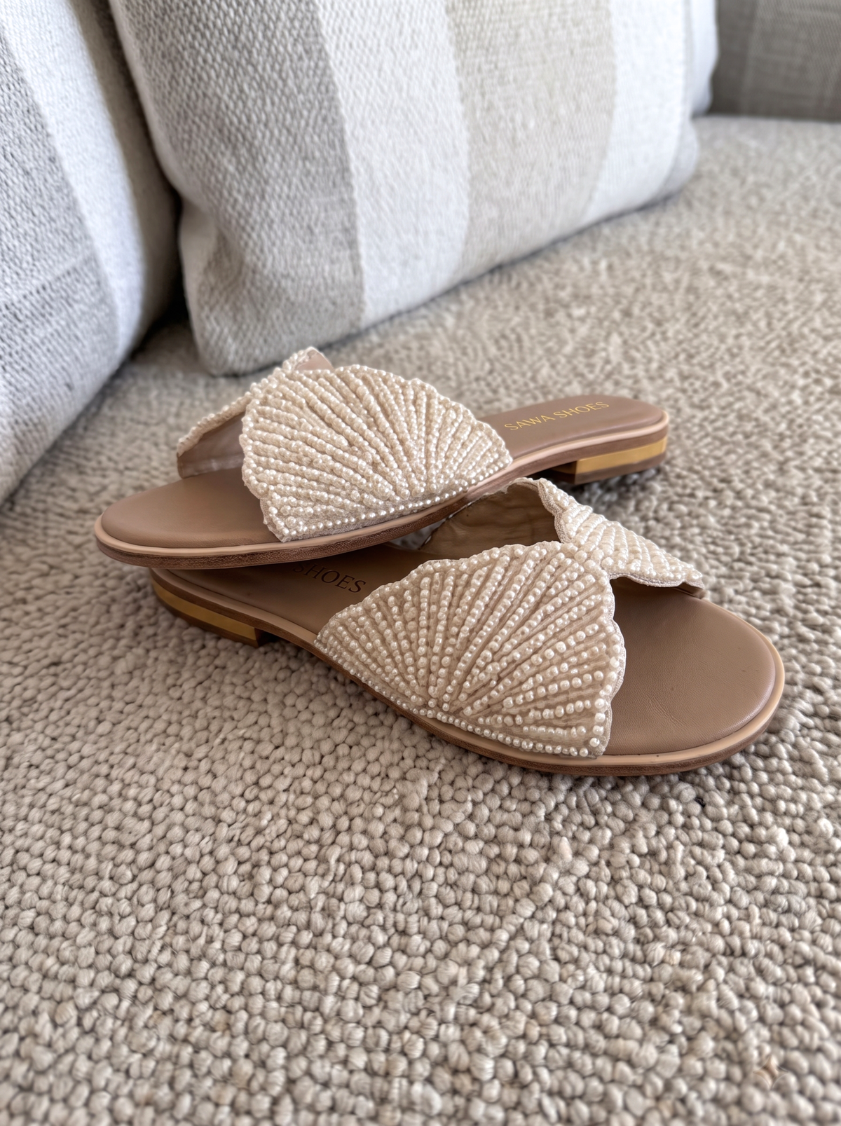 Pearl shell slide sandals 635 P