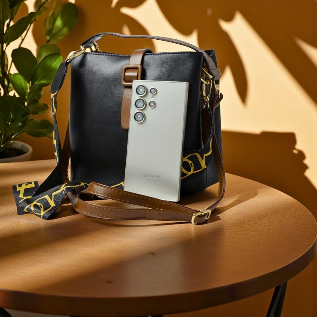 ART13 -BLACK-HANDBAG