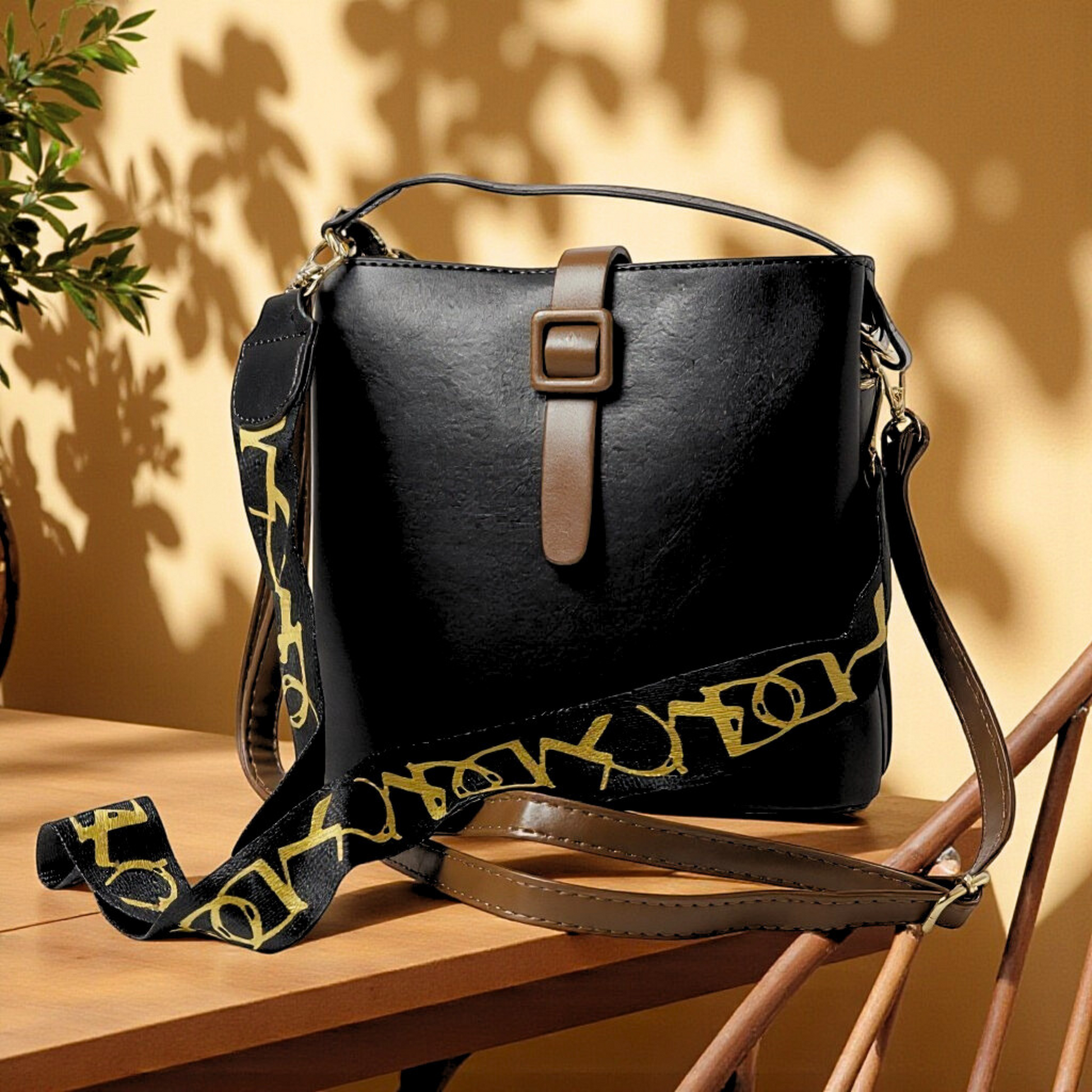 ART13 -BLACK-HANDBAG