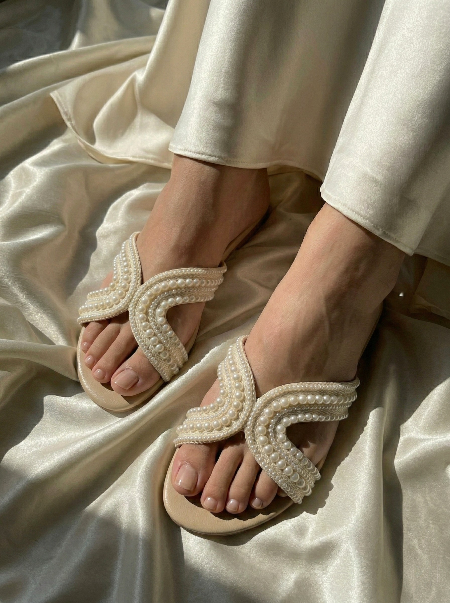 Cream Pearl Slides 628 F