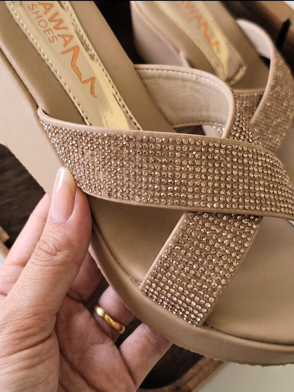 GOLDEN FANCY WEDGES 704 G