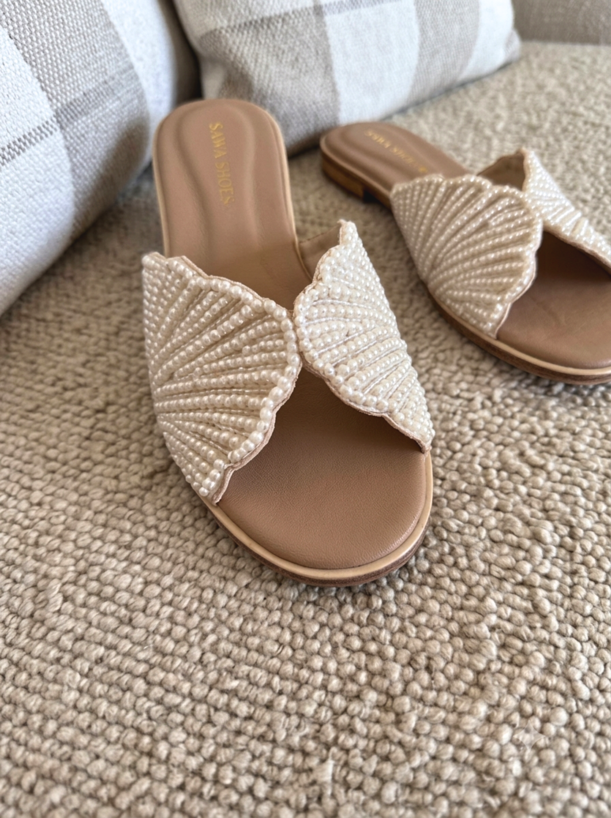 Pearl shell slide sandals 635 P