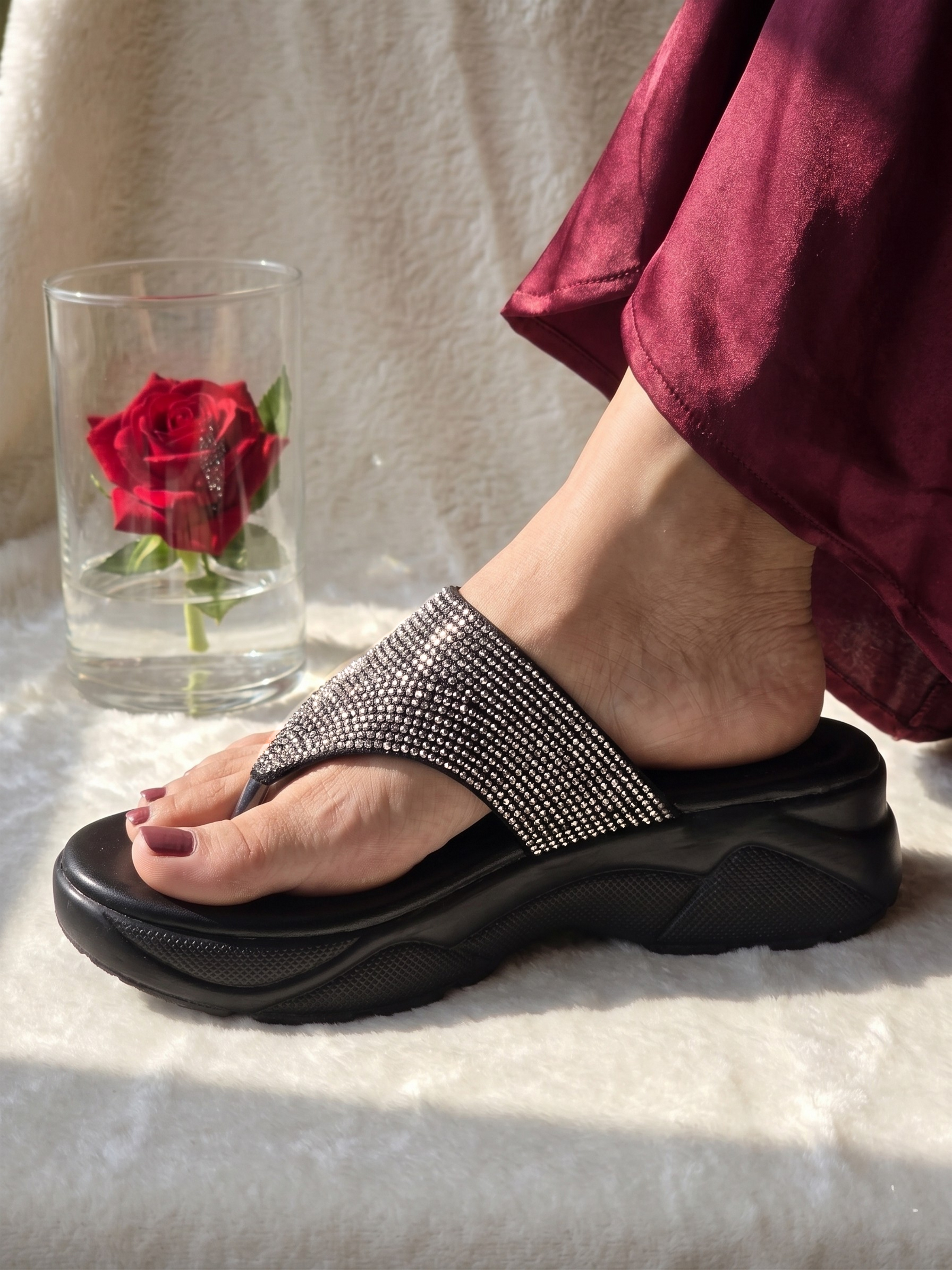 Crystal Embellished Comfort 401 BK