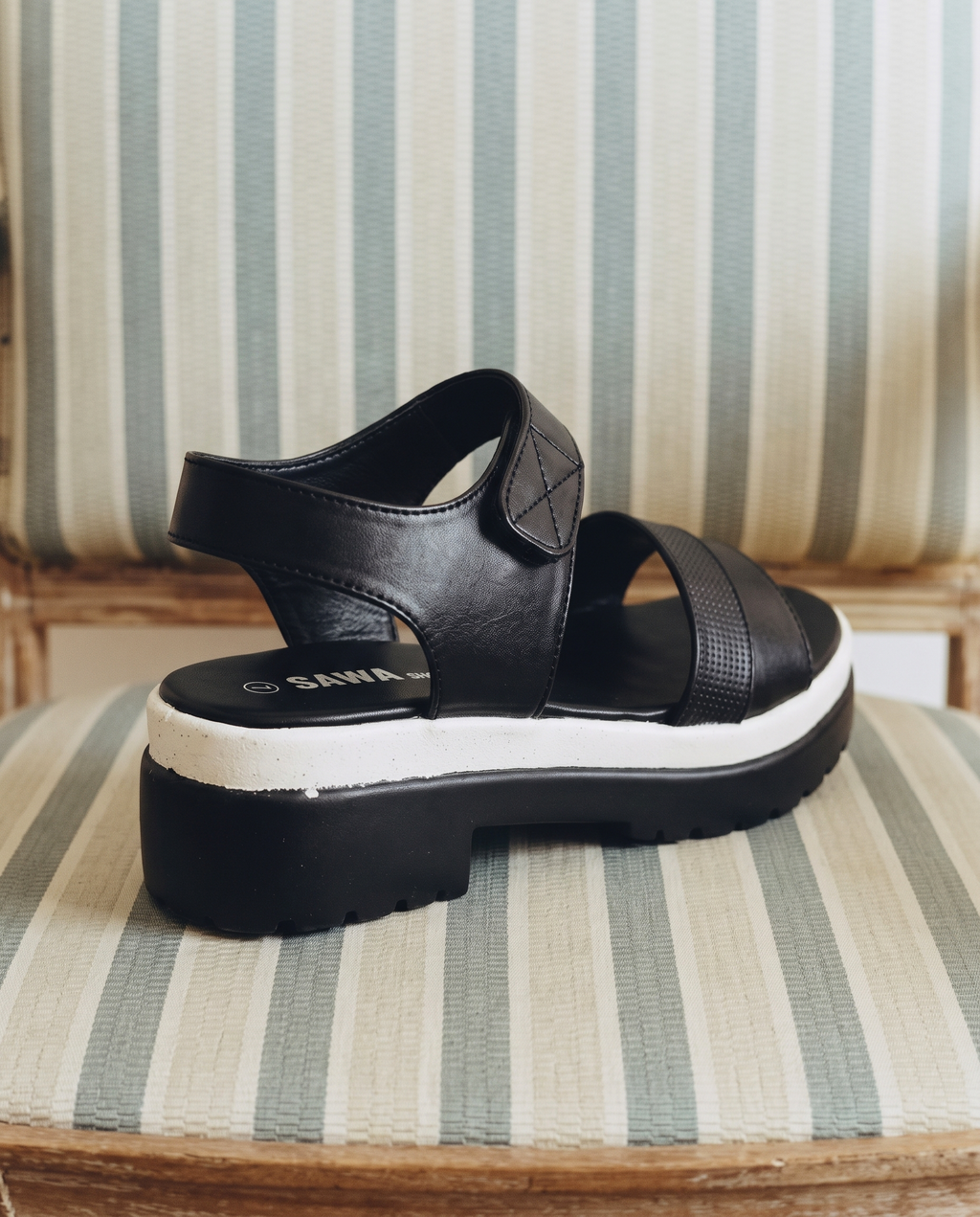 Urban Trek Platform Sandals 714 Bk