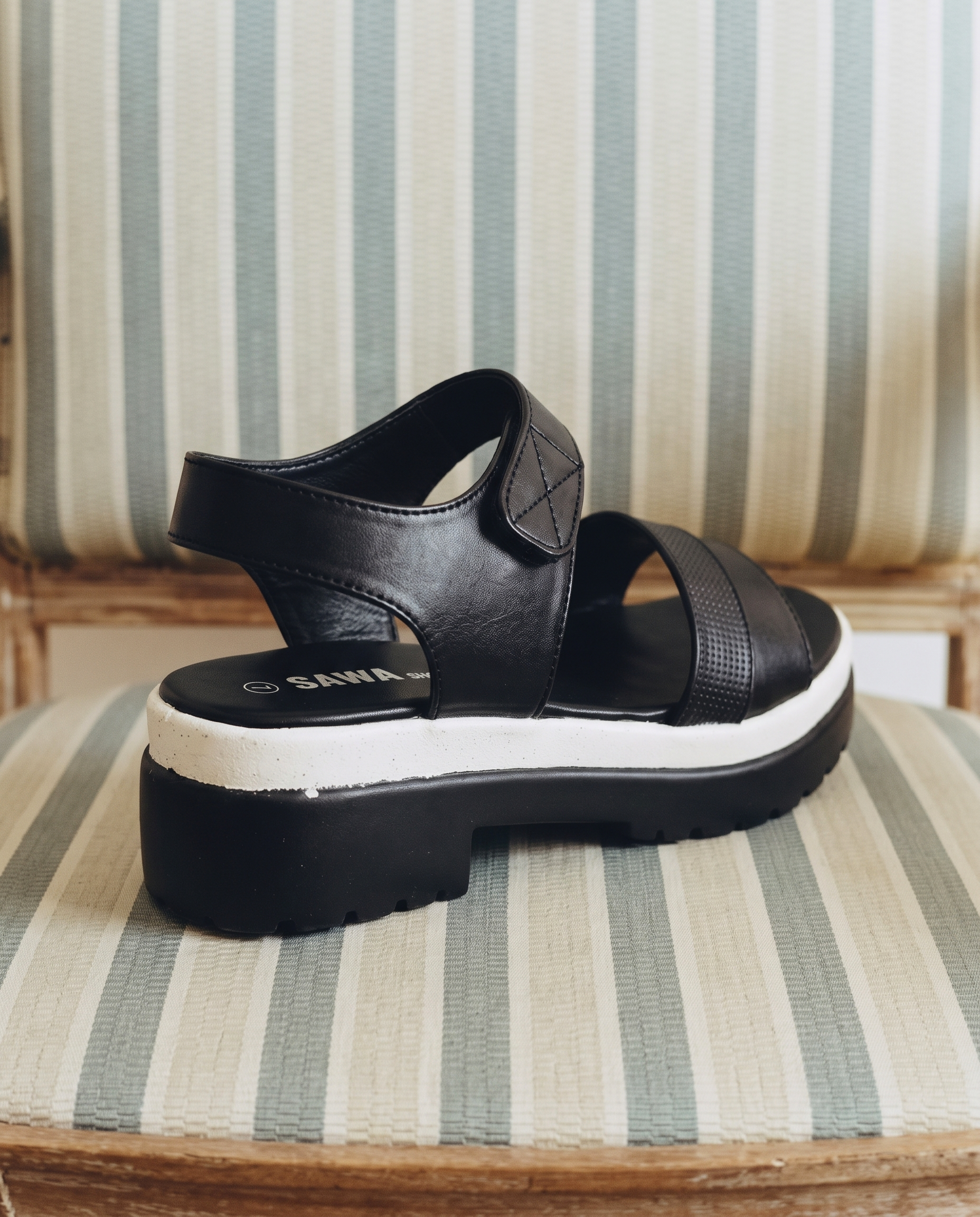 Urban Trek Platform Sandals 714 Bk