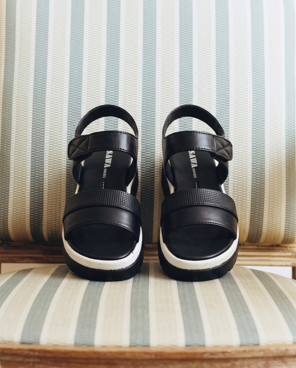 Urban Trek Platform Sandals 714 Bk