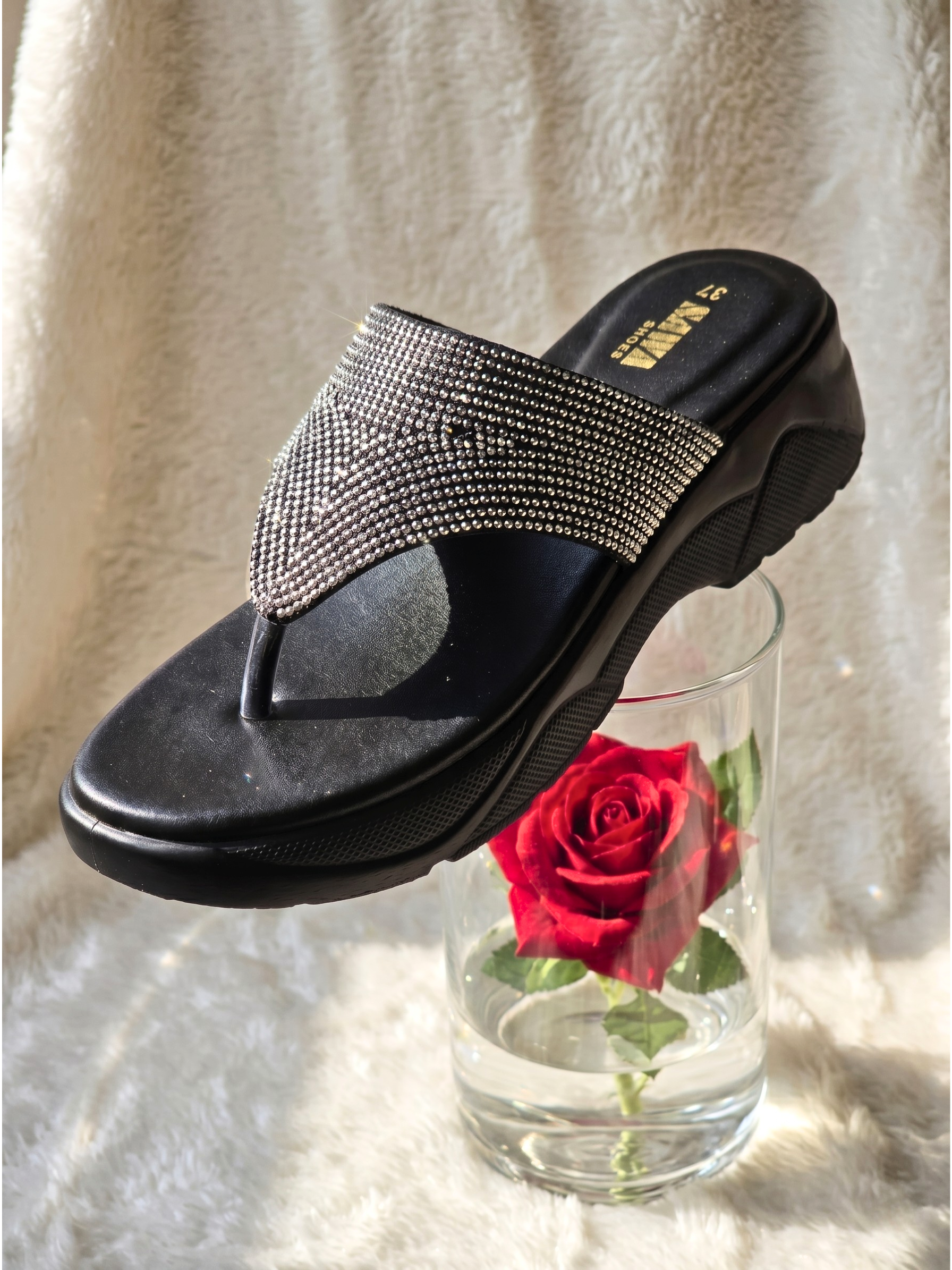 Crystal Embellished Comfort 401 BK