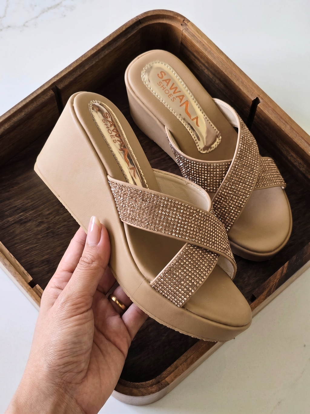 GOLDEN FANCY WEDGES 704 G