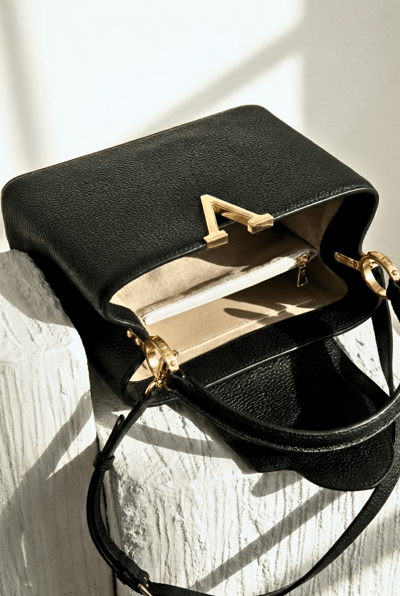 The Onyx V-Tote 7009 BK - Sawa.pkWomen footwear shoes affordable