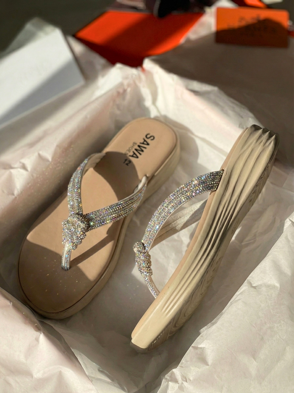 Sawa Crystal Knot Wedges 433 F