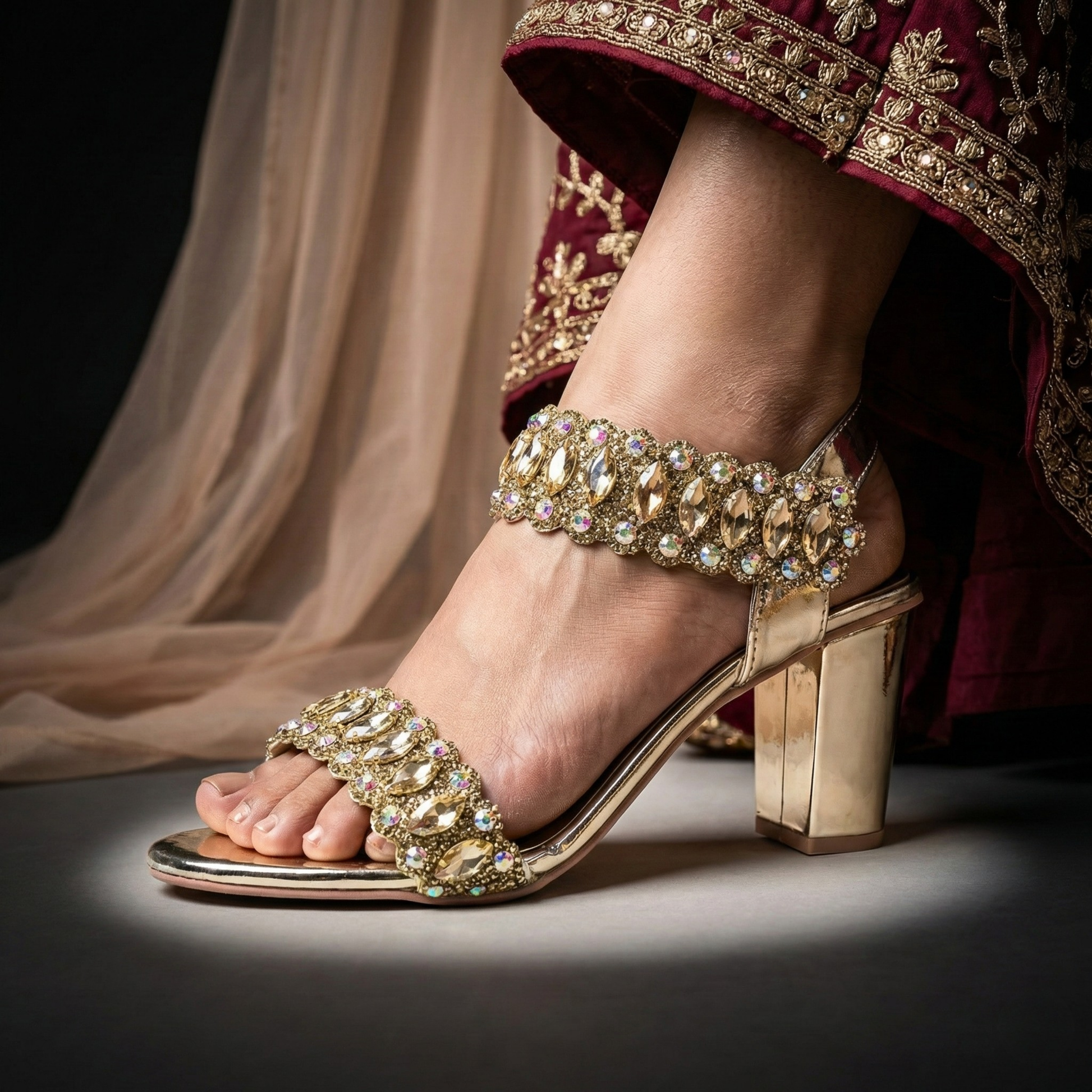 LUXE GOLDEN HEELS 540 G