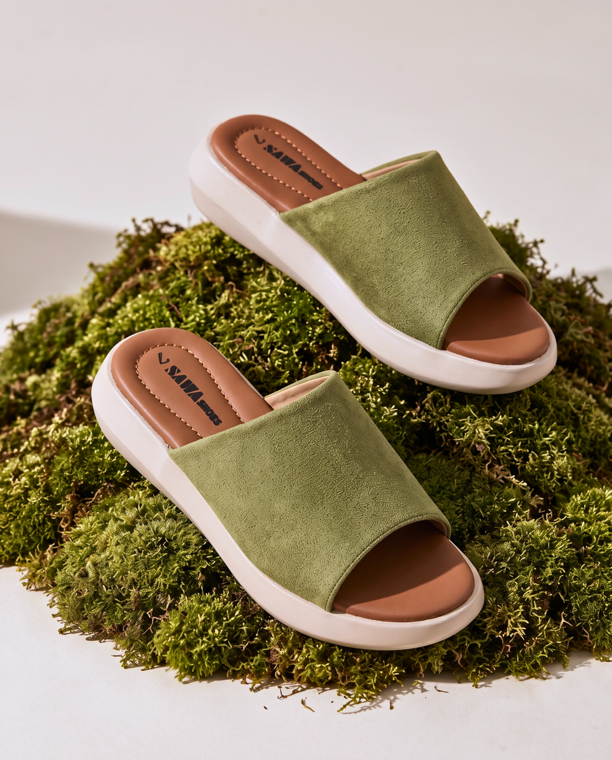 The Moss Effect Slides  427 GN