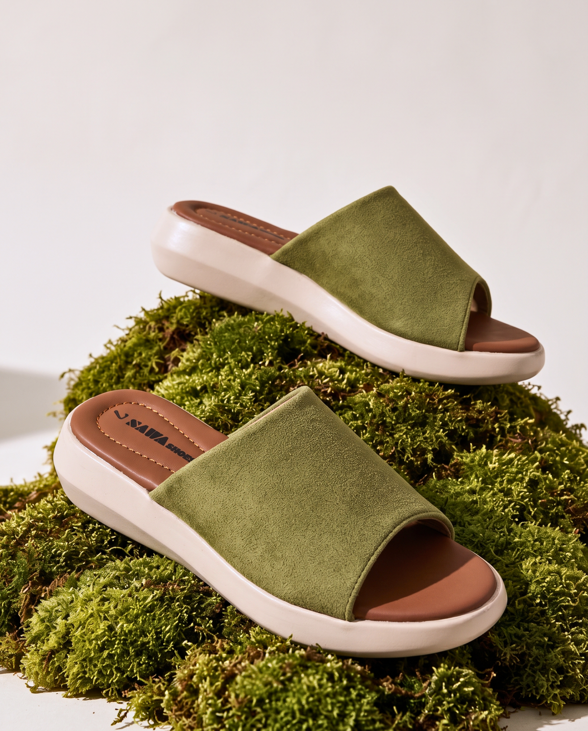 The Moss Effect Slides  427 GN