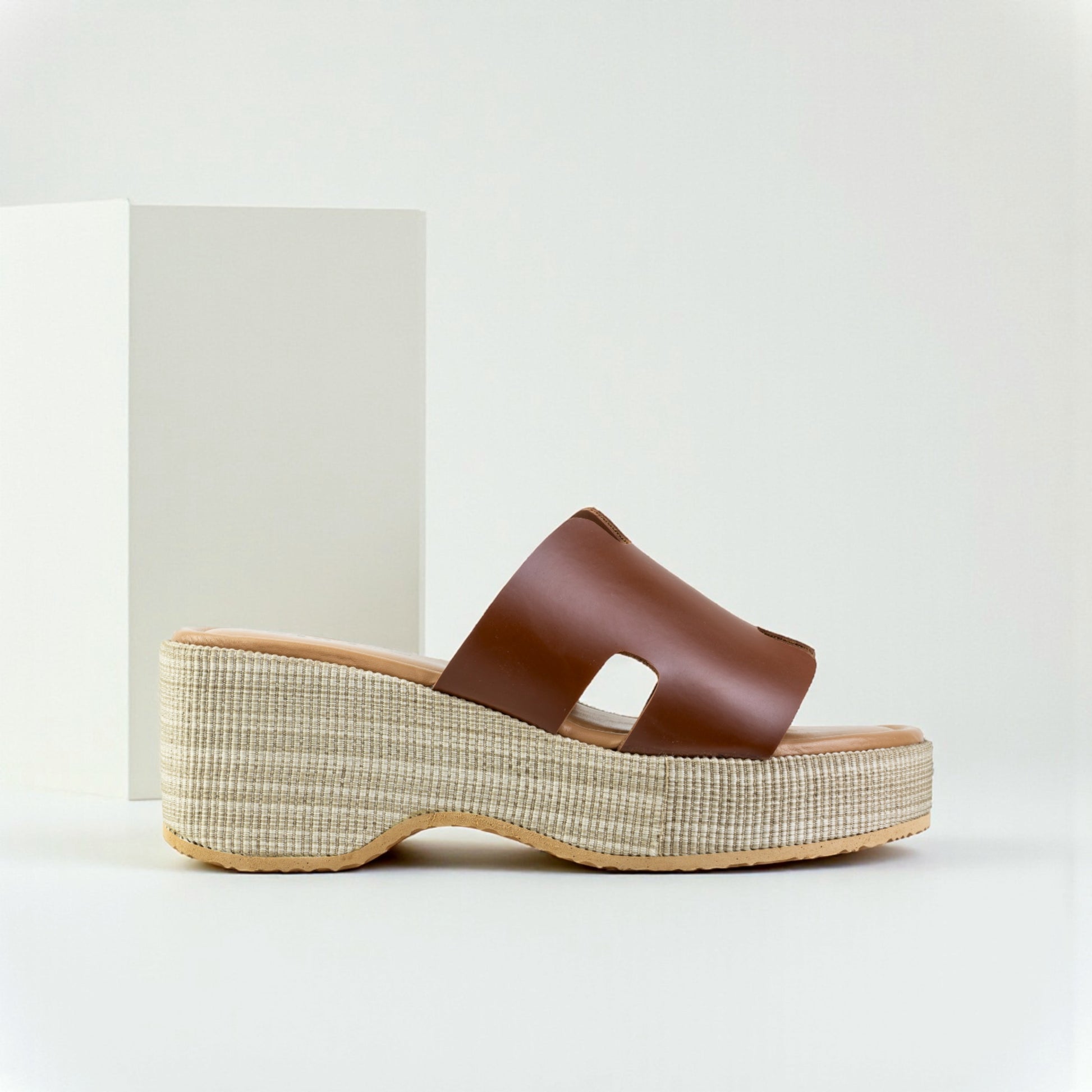 MUSTARD CASUSAL WEDGES 705 MS