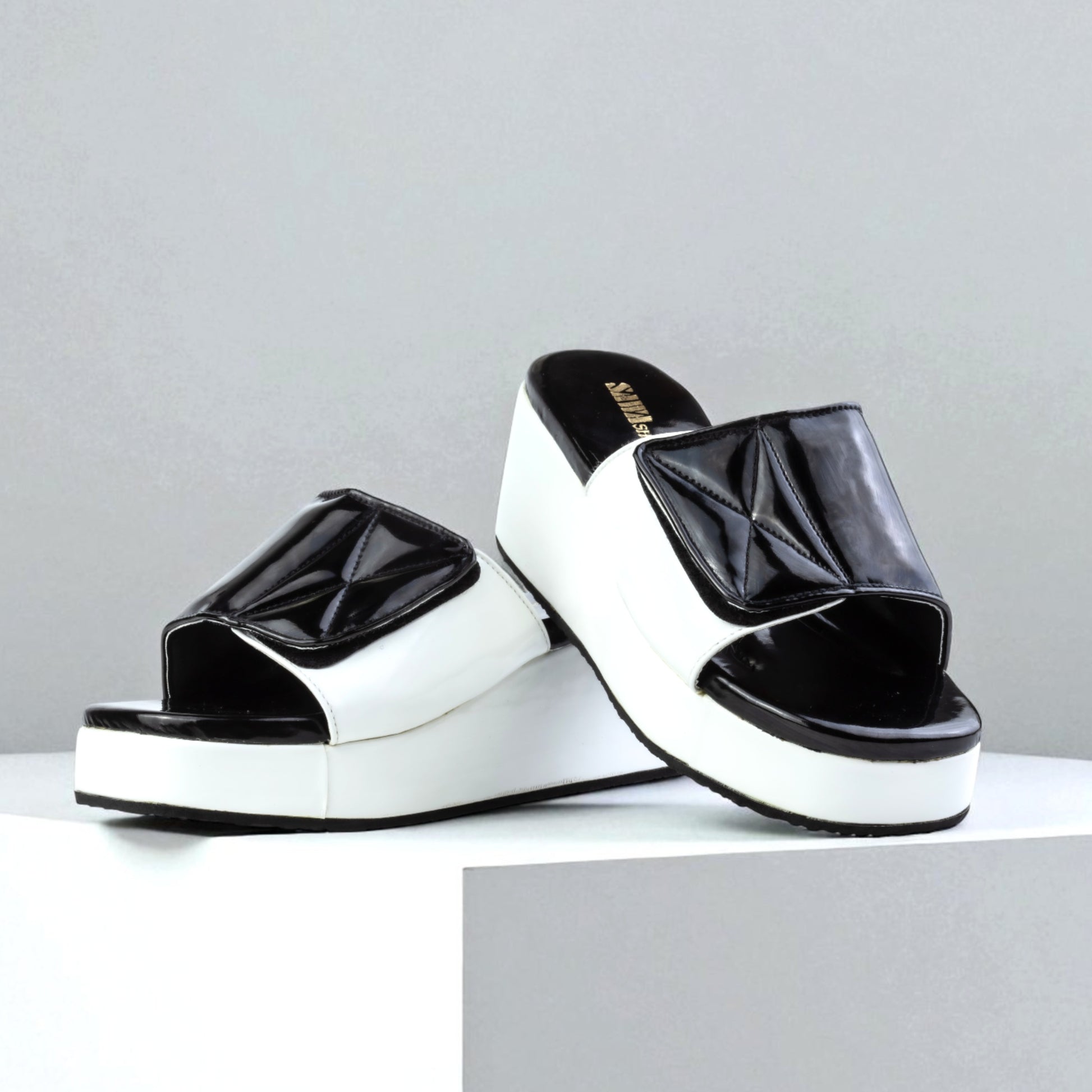 WOMEN CASUAL WEDGES 746 BK