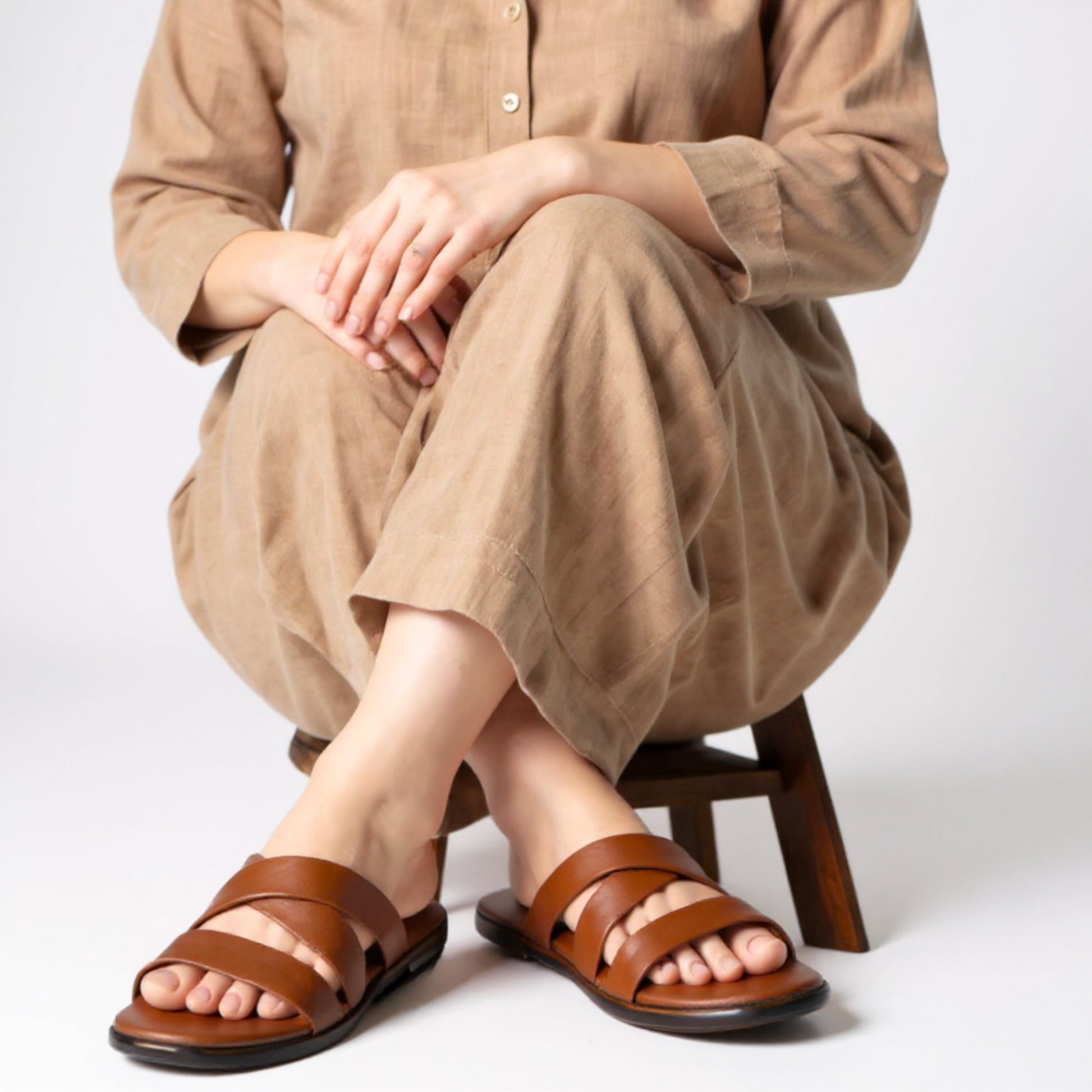 BROWN CASUAL SLIPPERS 208 MS