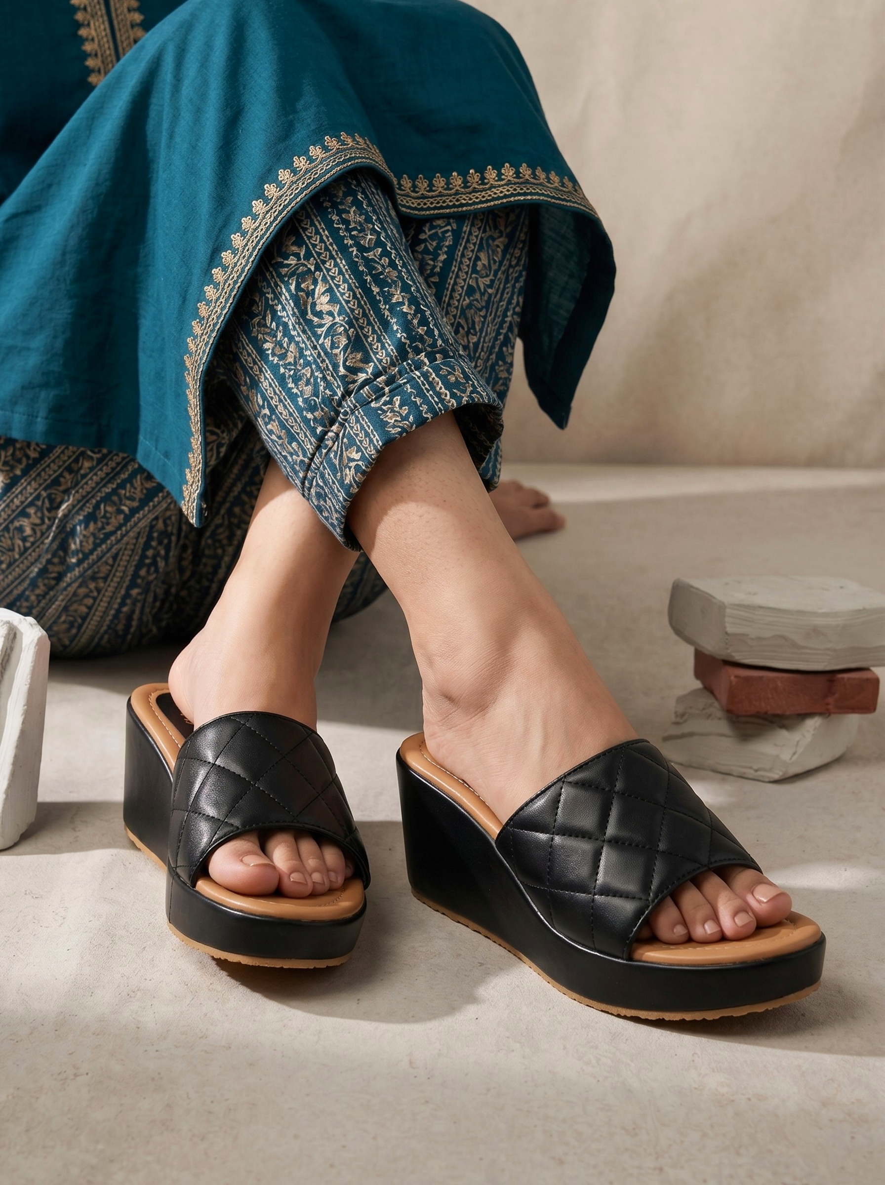 BLACK CASUAL WEDGES 741 BK