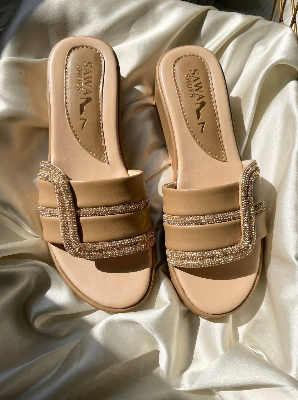 EMBELLISHED WEDGE SANDALS 761 BR