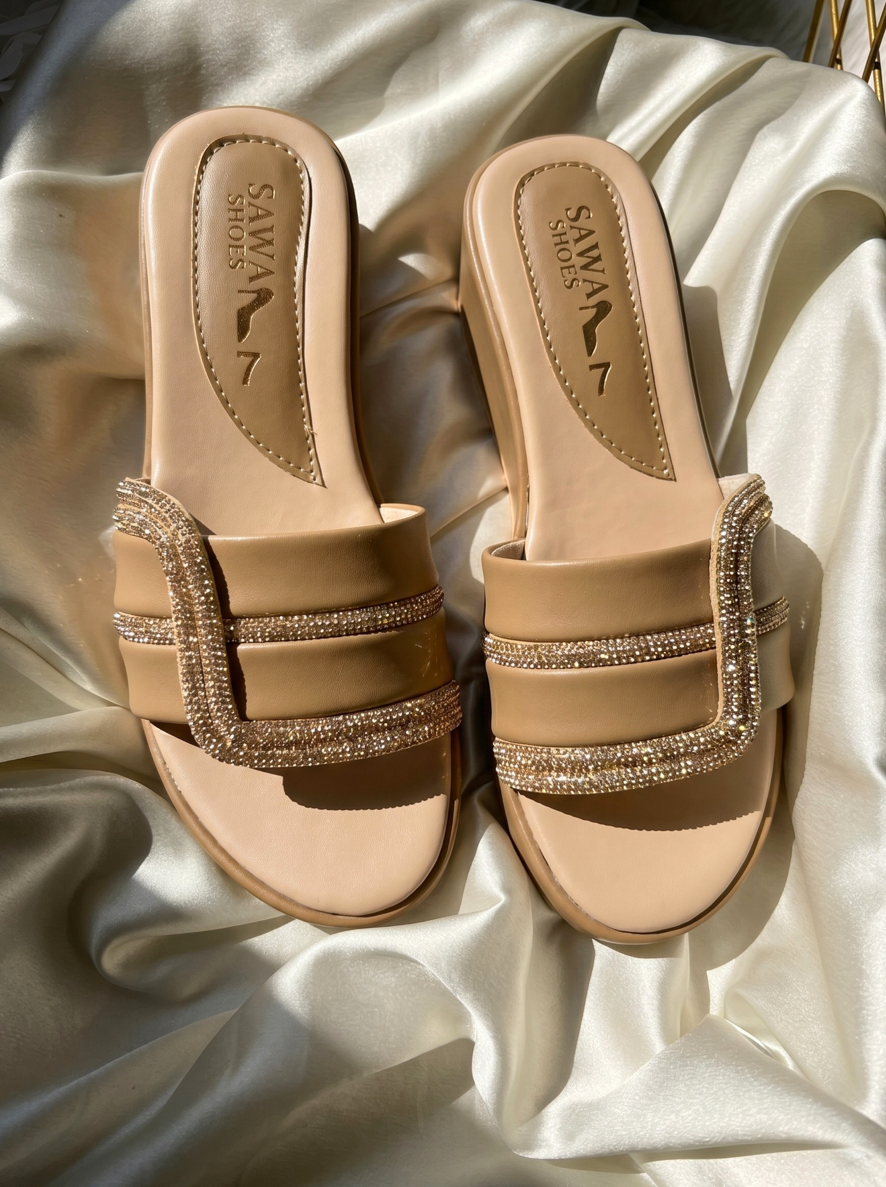 EMBELLISHED WEDGE SANDALS 761 BR