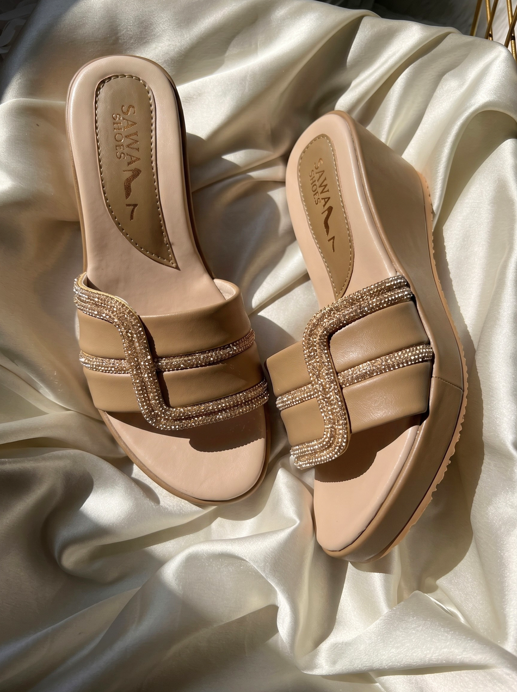 EMBELLISHED WEDGE SANDALS 761 BR