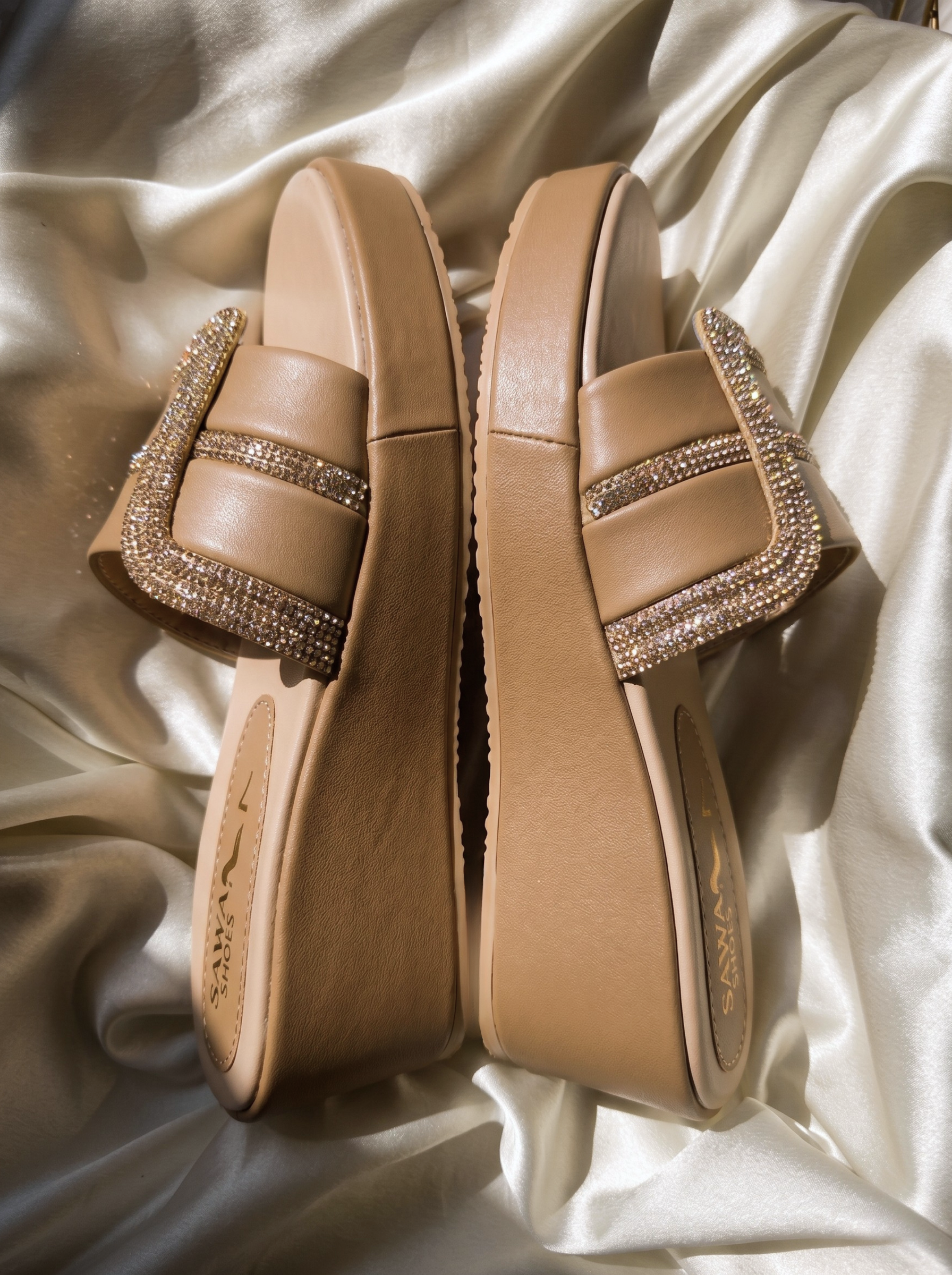 EMBELLISHED WEDGE SANDALS 761 BR