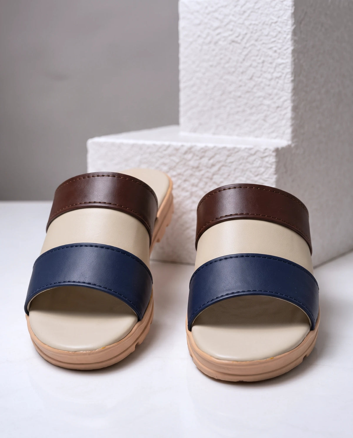 Front view of SL420 ML casual slides pair
