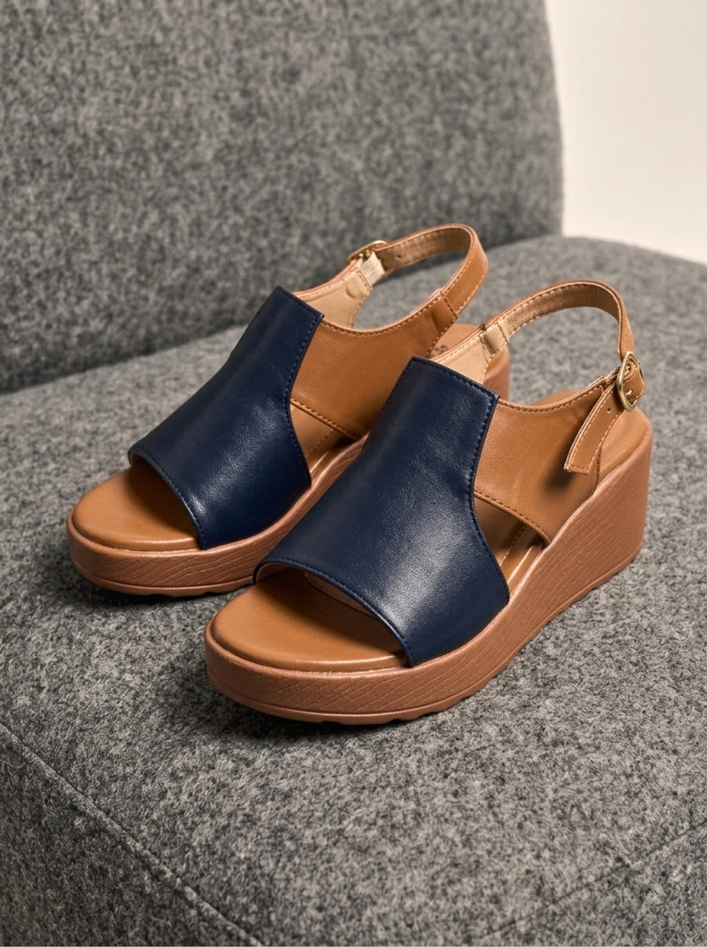 Navy & Tan Wedge Sandals B77 bl