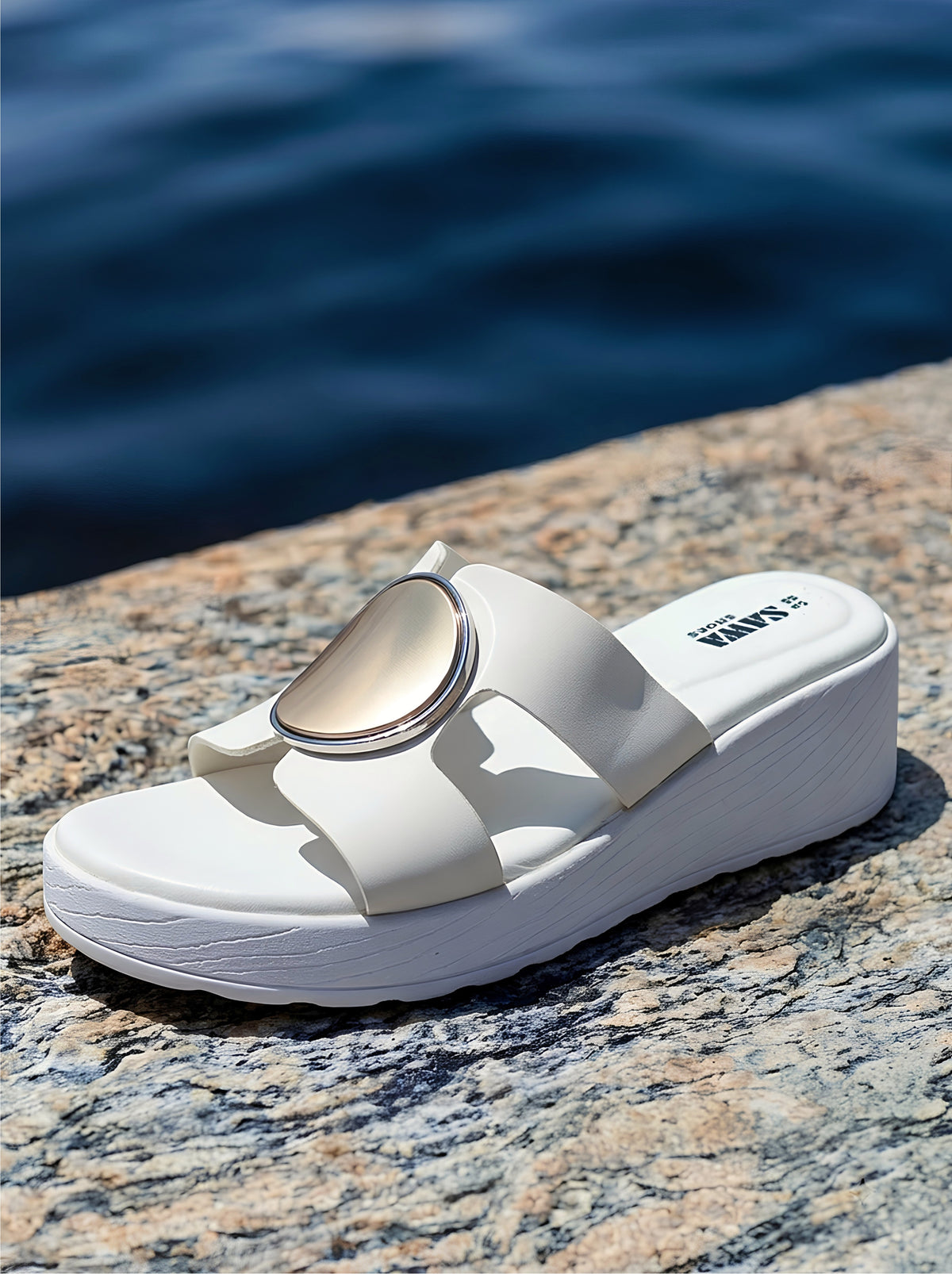 White wedge heels B78W