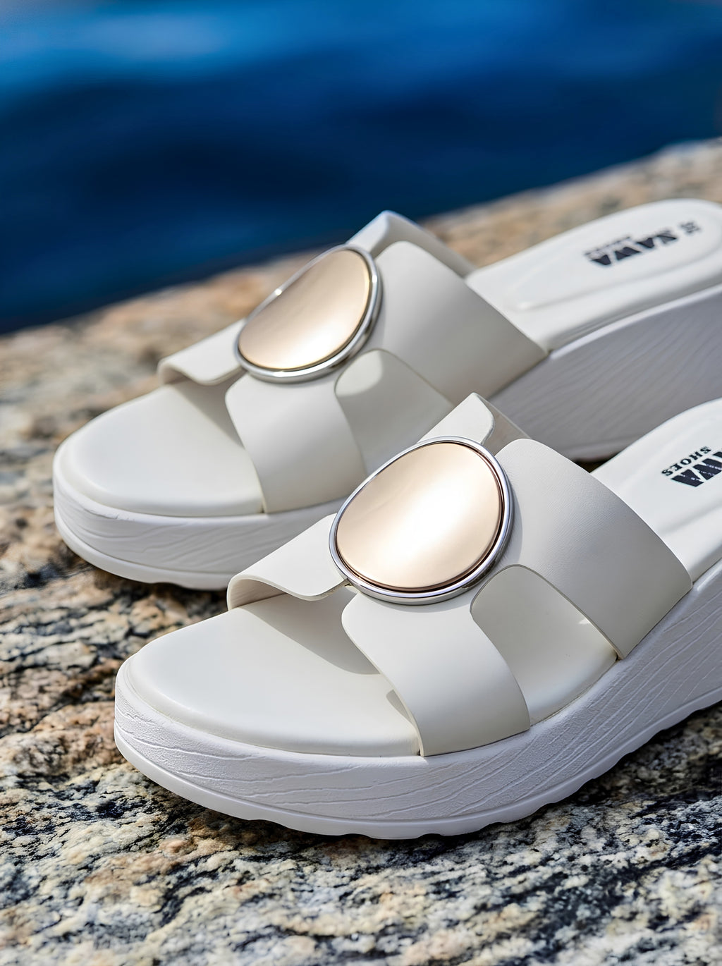 White wedge heels B78W