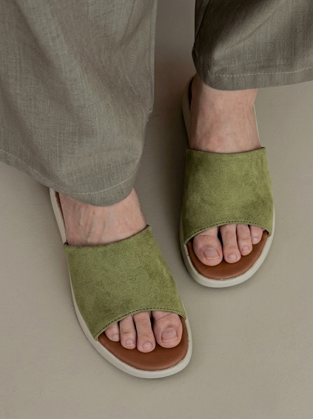 The Moss Effect Slides  427 GN