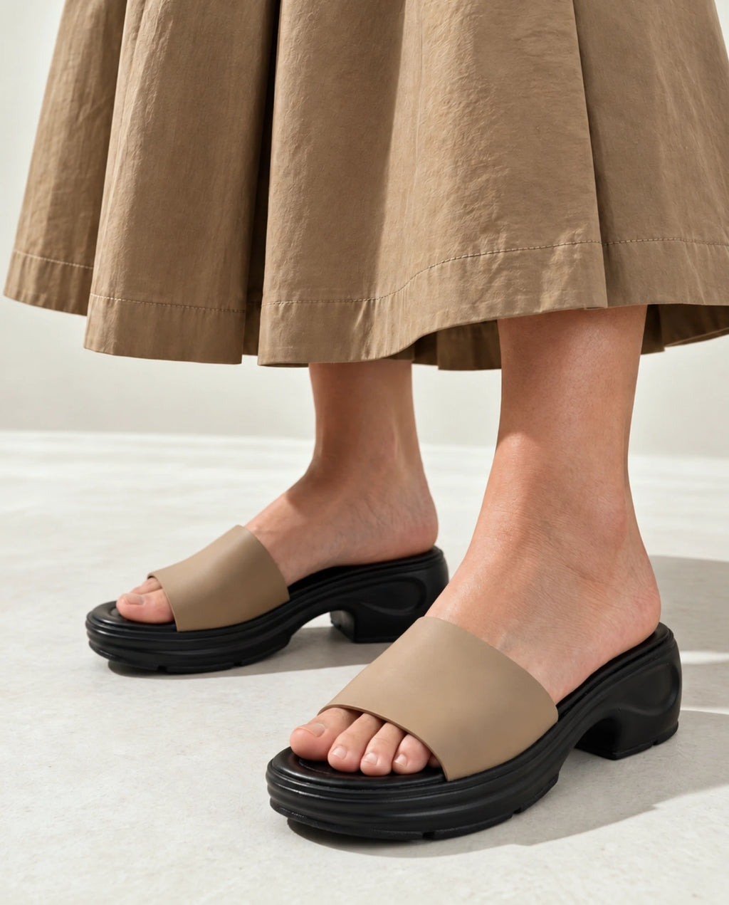 W785 BG comfortable wide strap slides on feet | Sawa.pk