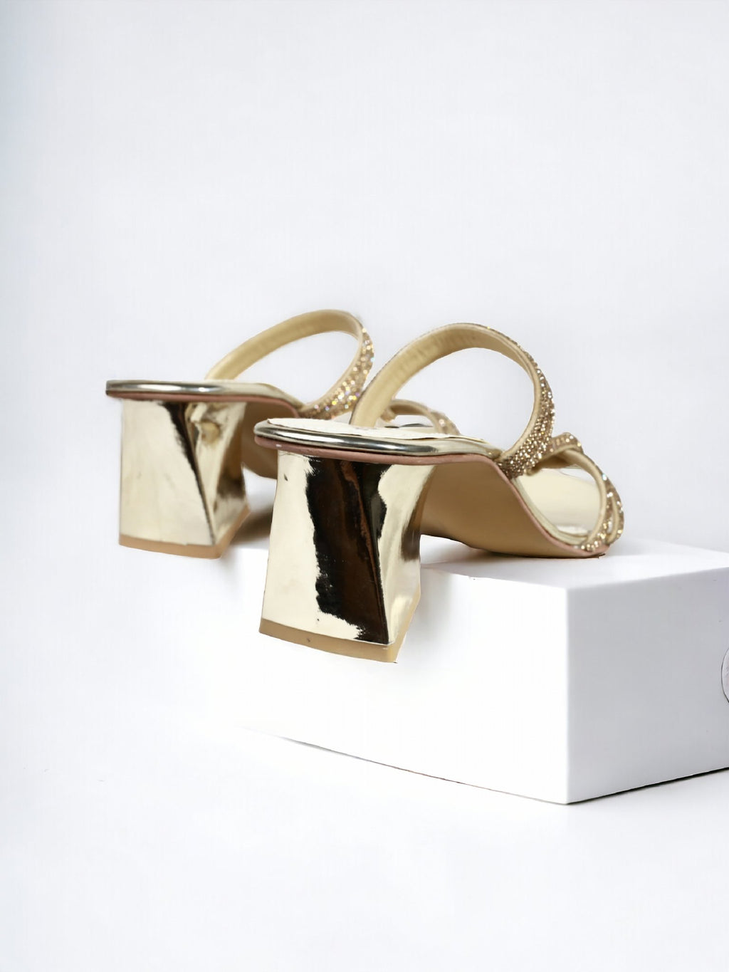 563 G - Sawa.pkWomen #footwear #shoes #affordable