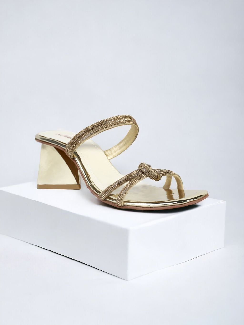 563 G - Sawa.pkWomen #footwear #shoes #affordable